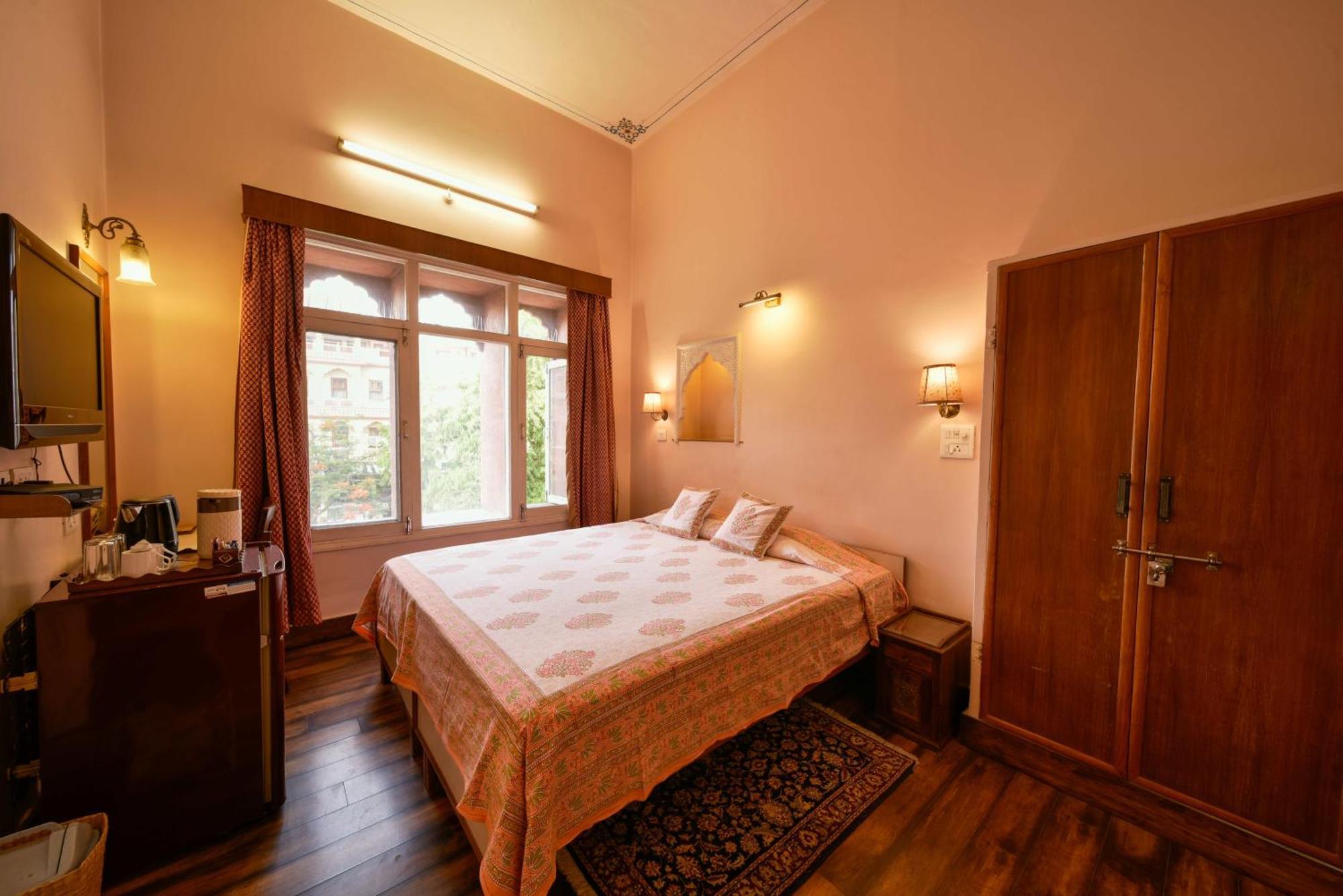 Hotel Arya Niwas Jaipur