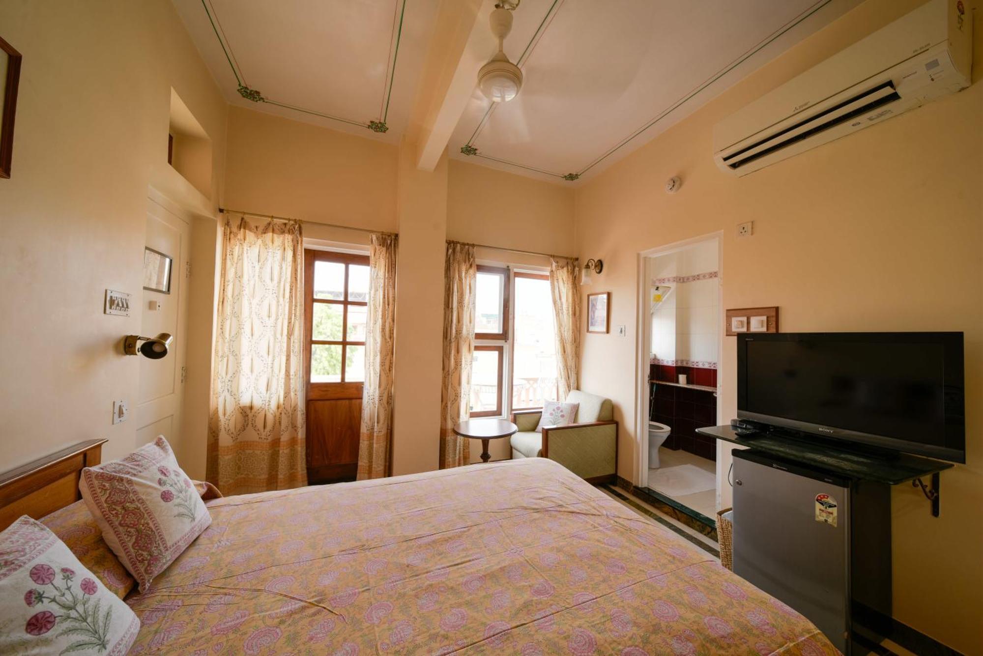 Arya Niwas Jaipur