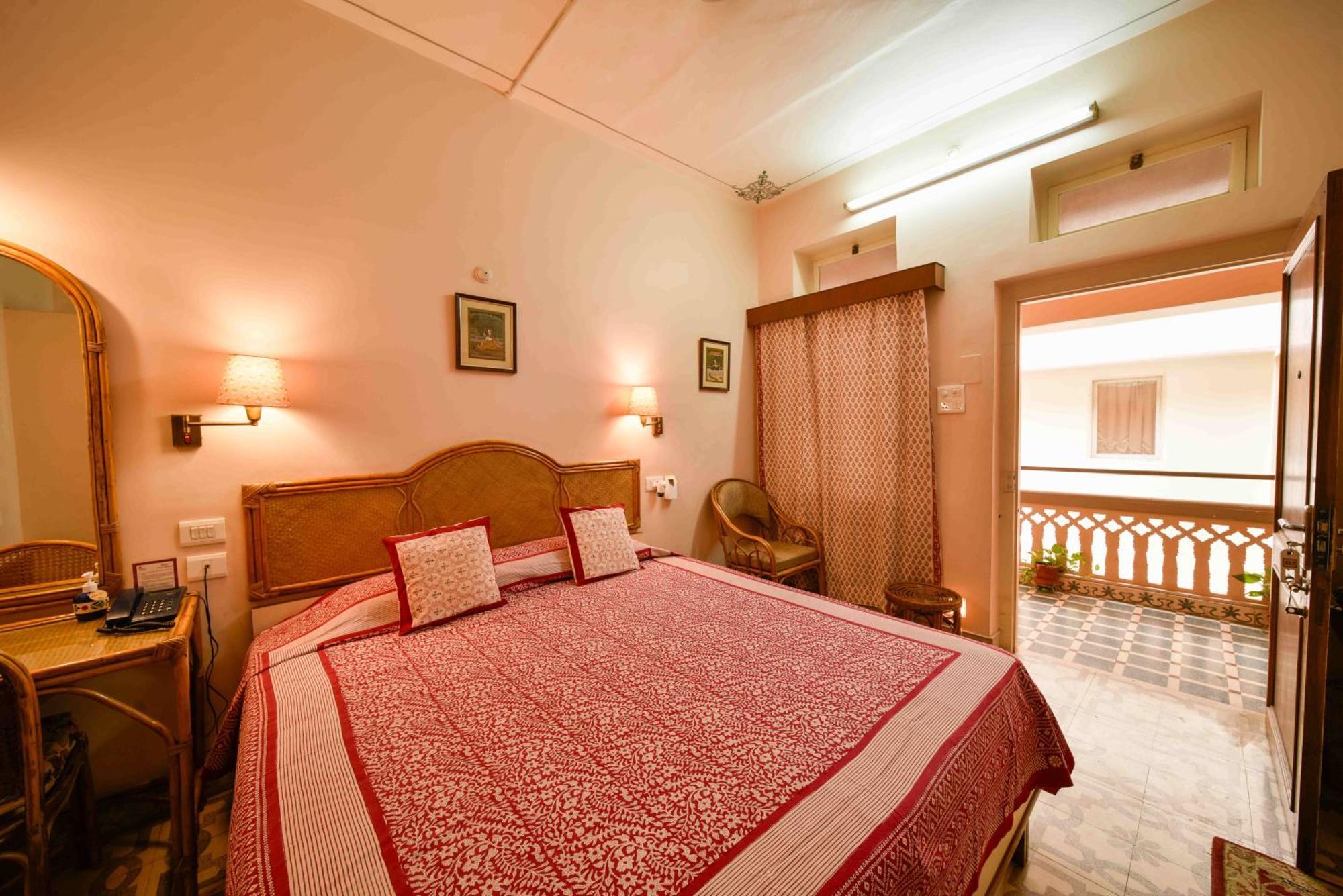 Hotel Arya Niwas 3*