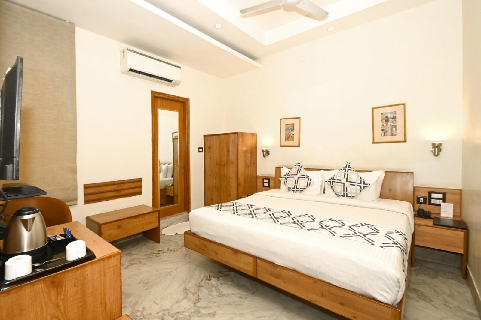 Hotel Yulia- Le 3*