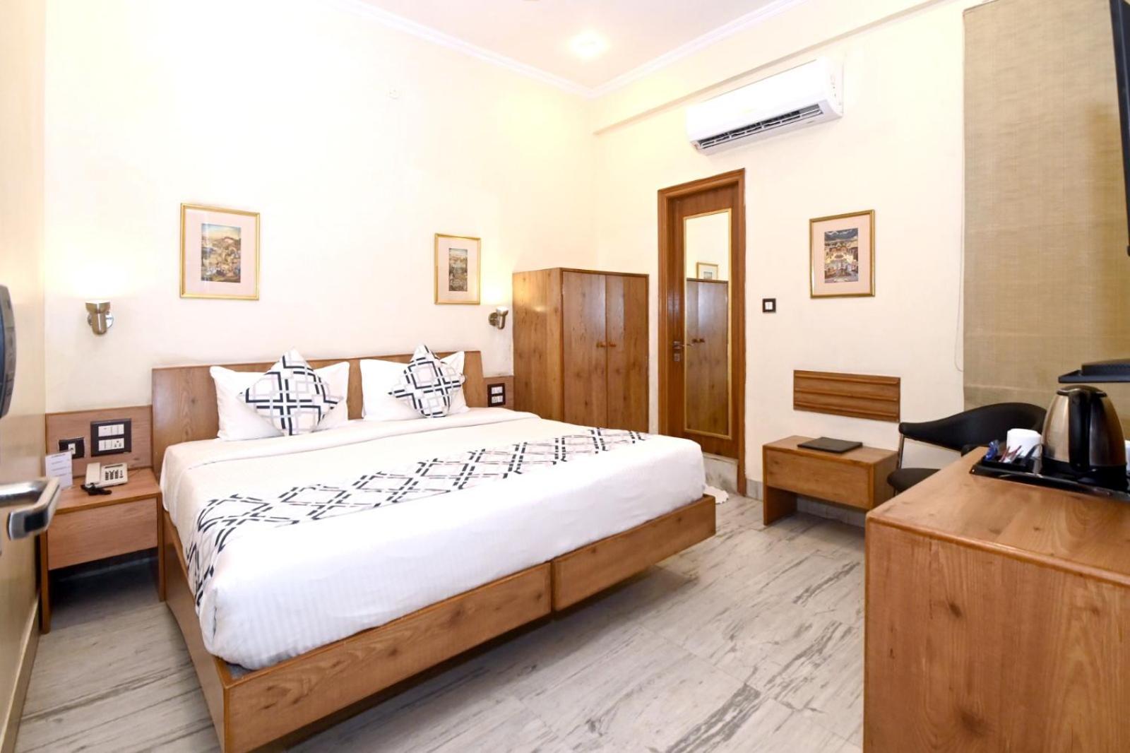 Hotel Yulia- Le Jaipur