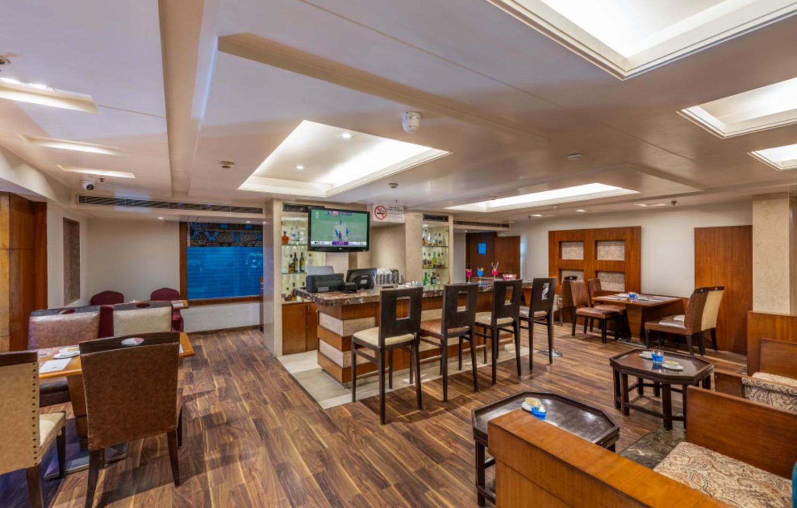 Hotel Libra Lords Inn, 3*