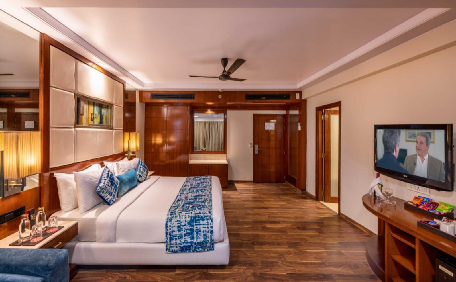 Hotel Libra Lords Inn,