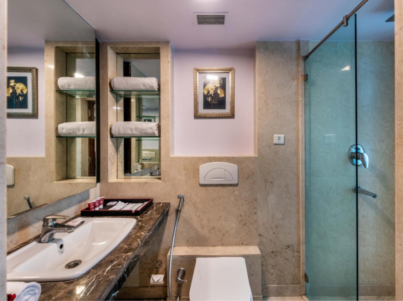 Libra Lords Inn,