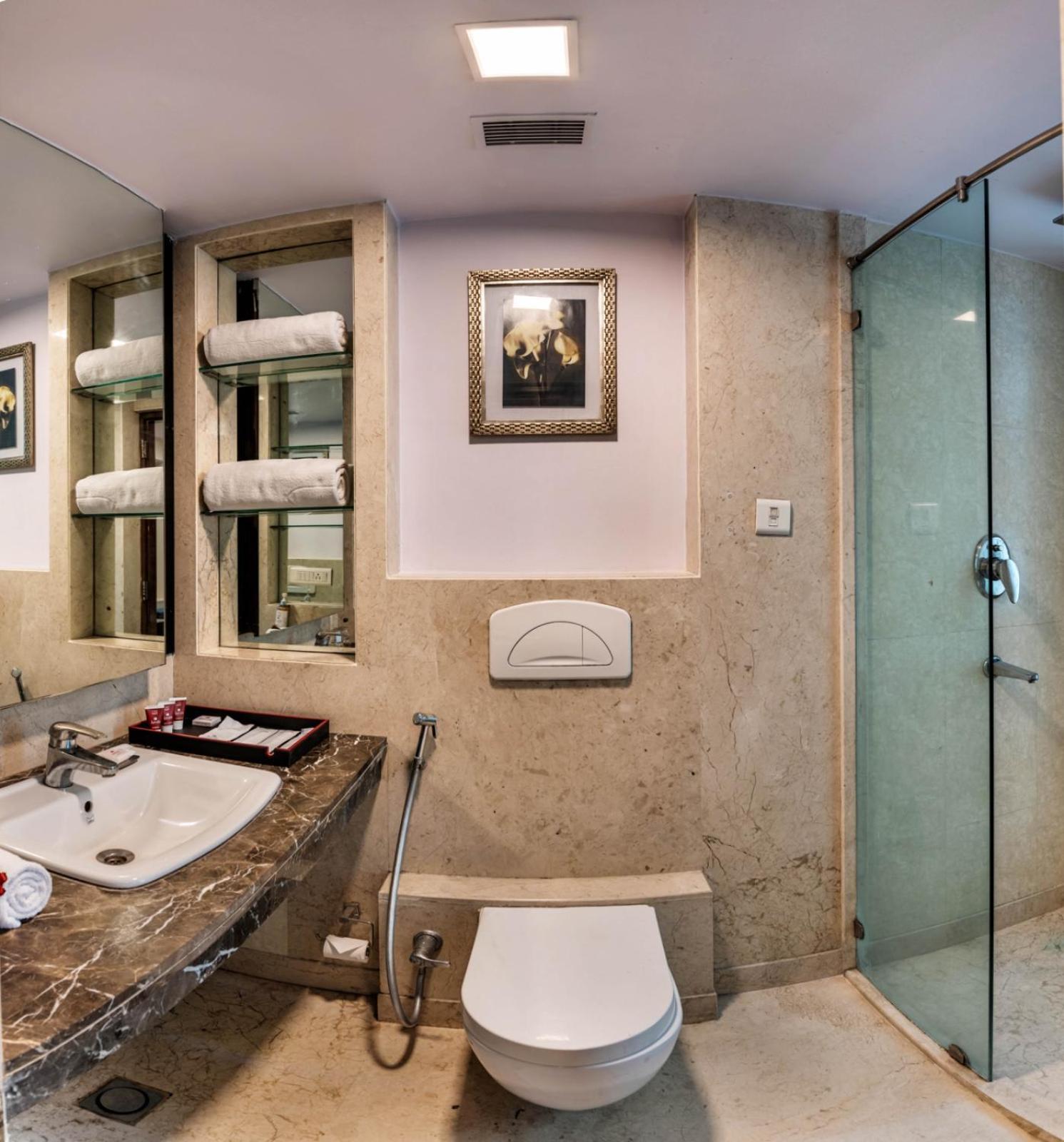 Libra Lords Inn, 3*