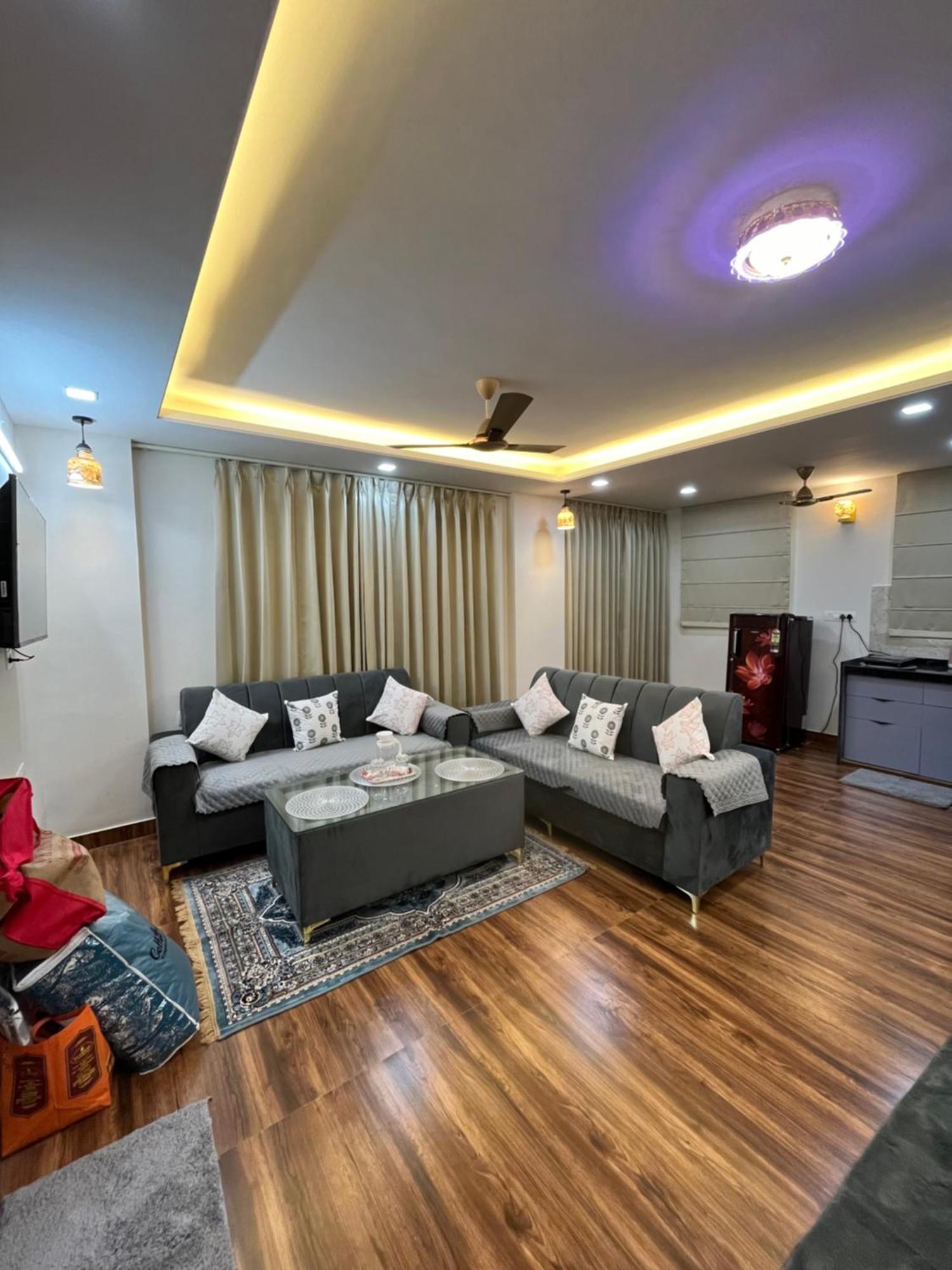 Niwasna Apartment