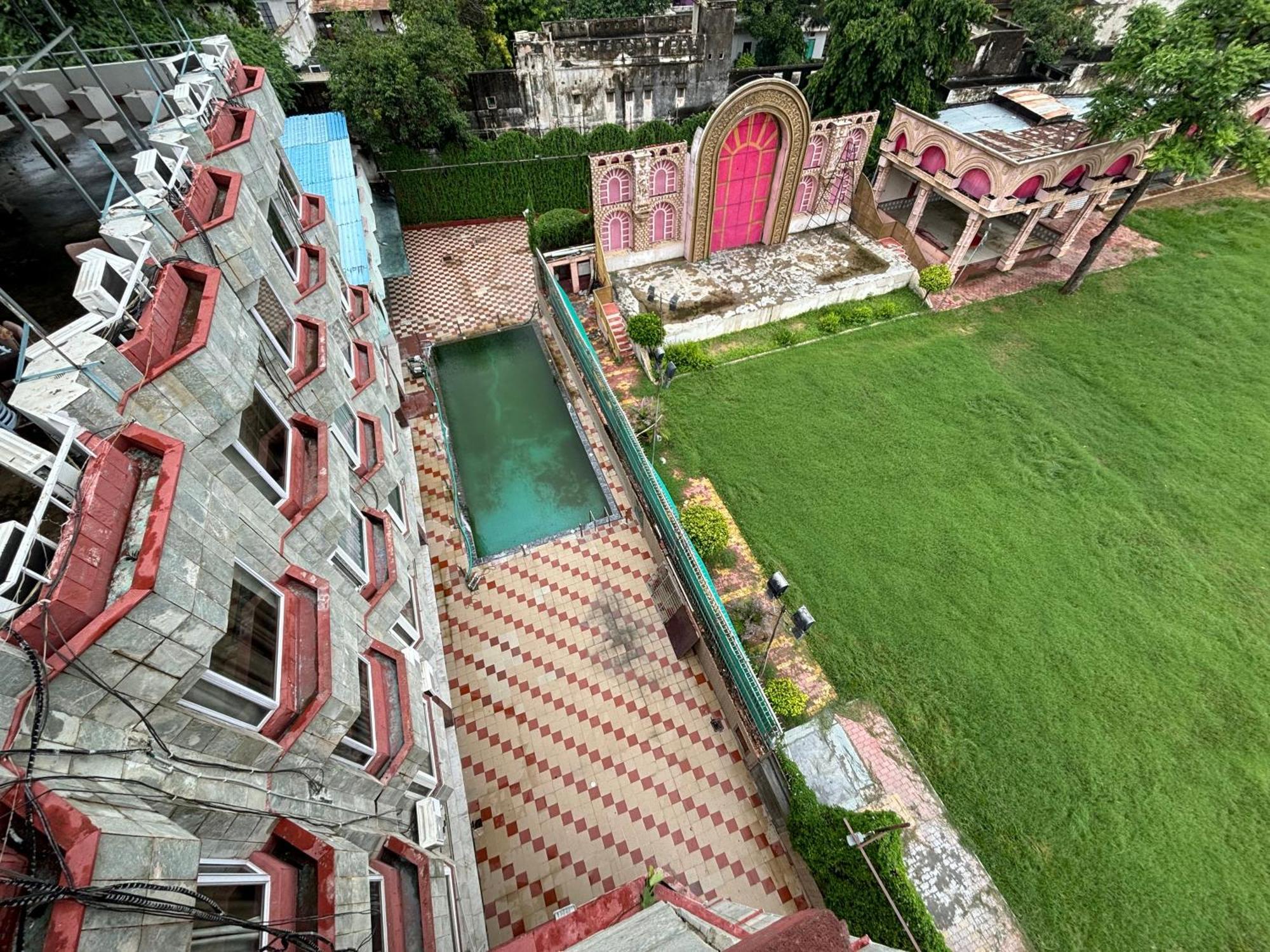 Maya International 3* Jaipur
