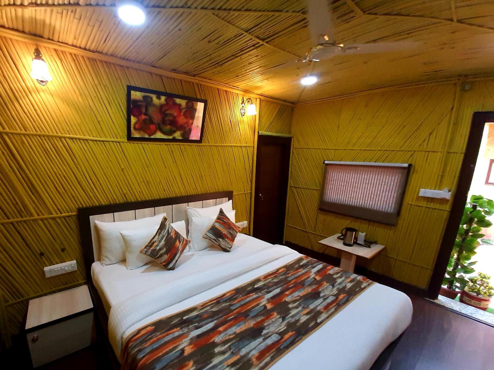 Arcadia Plutus Hotel 3*