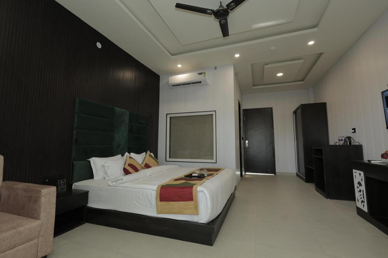 Hotel The Trade International,