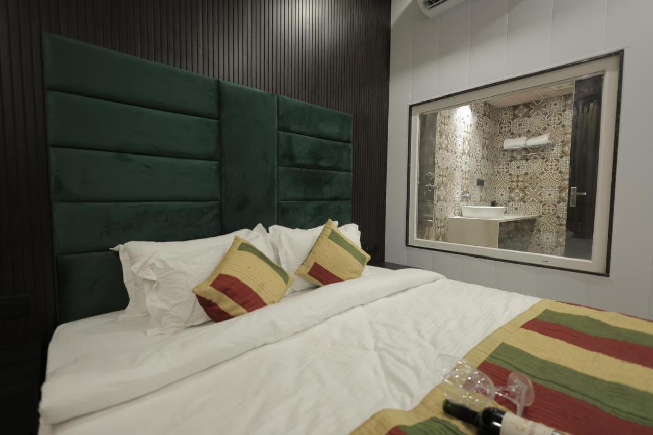 The Trade International, Hotel