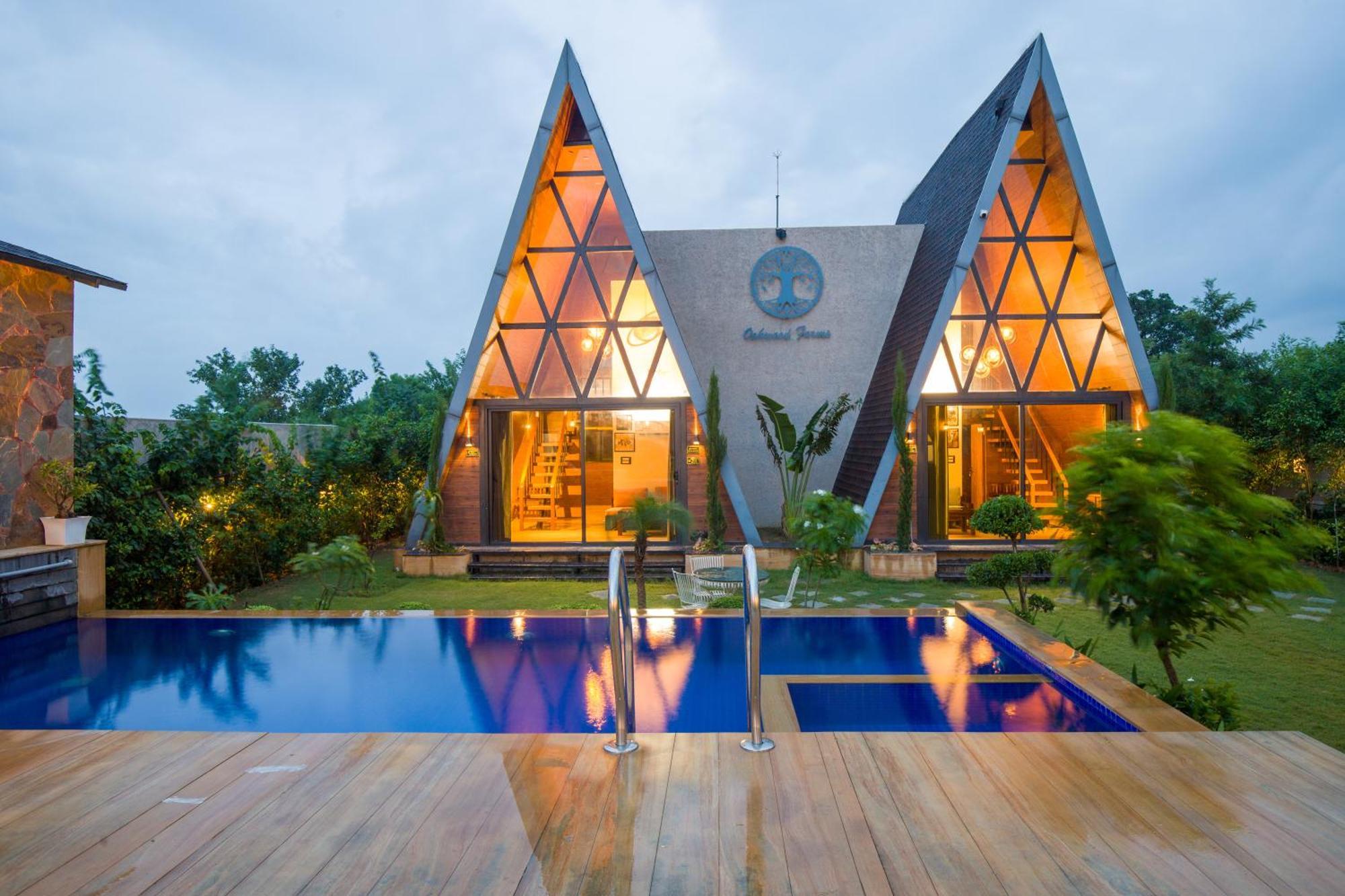 Villa Elivaas 4 Bhk Pvt Pool & Party Hall - Oakwood