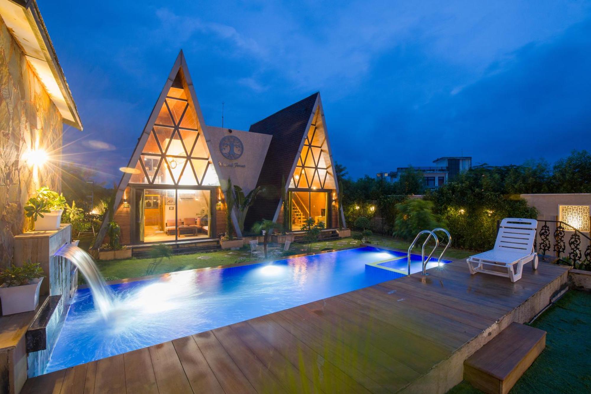 Elivaas 4 Bhk Pvt Pool & Party Hall - Oakwood Jaipur
