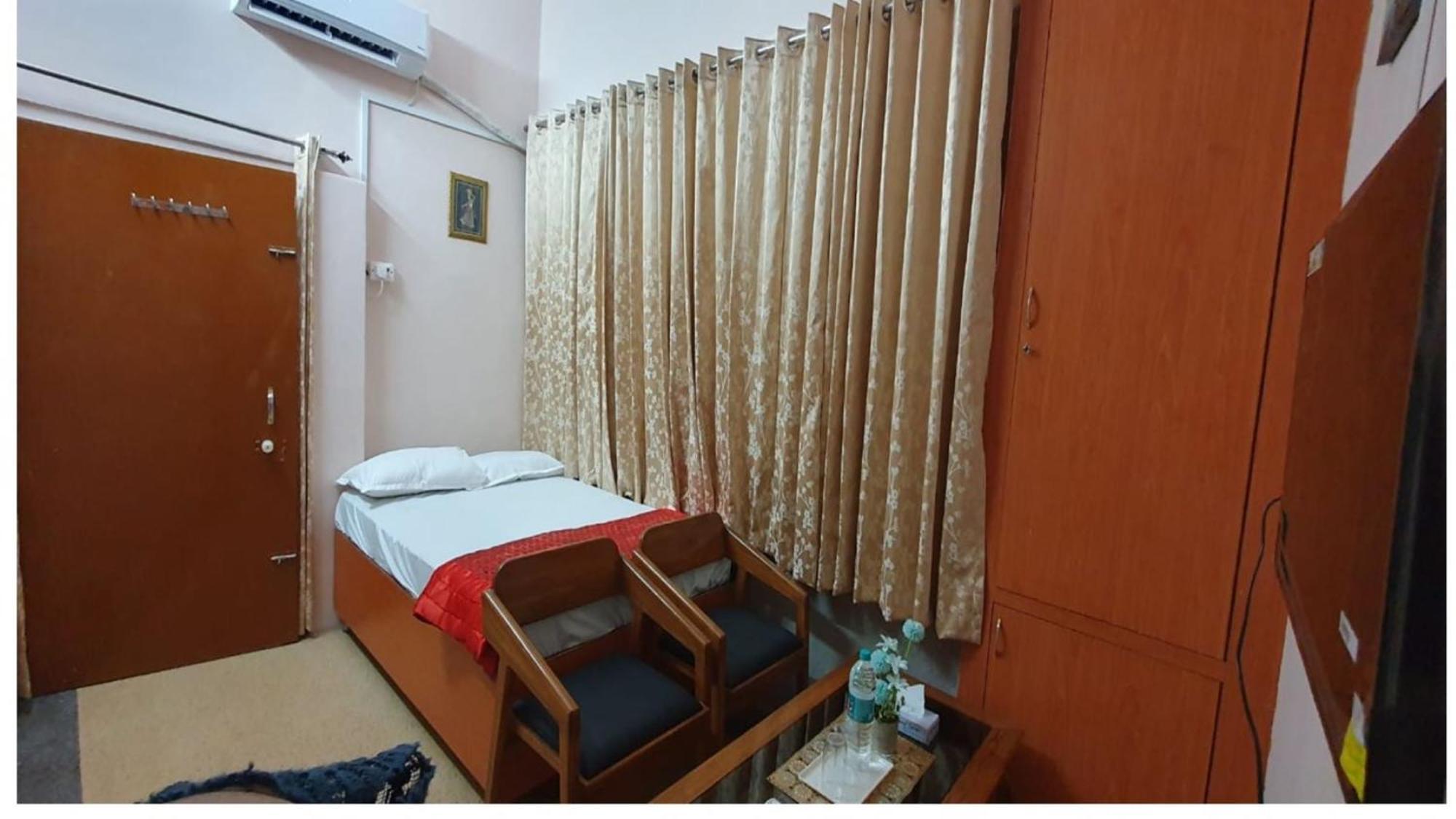 Budget At Banipark Llp Bed & Breakfast *