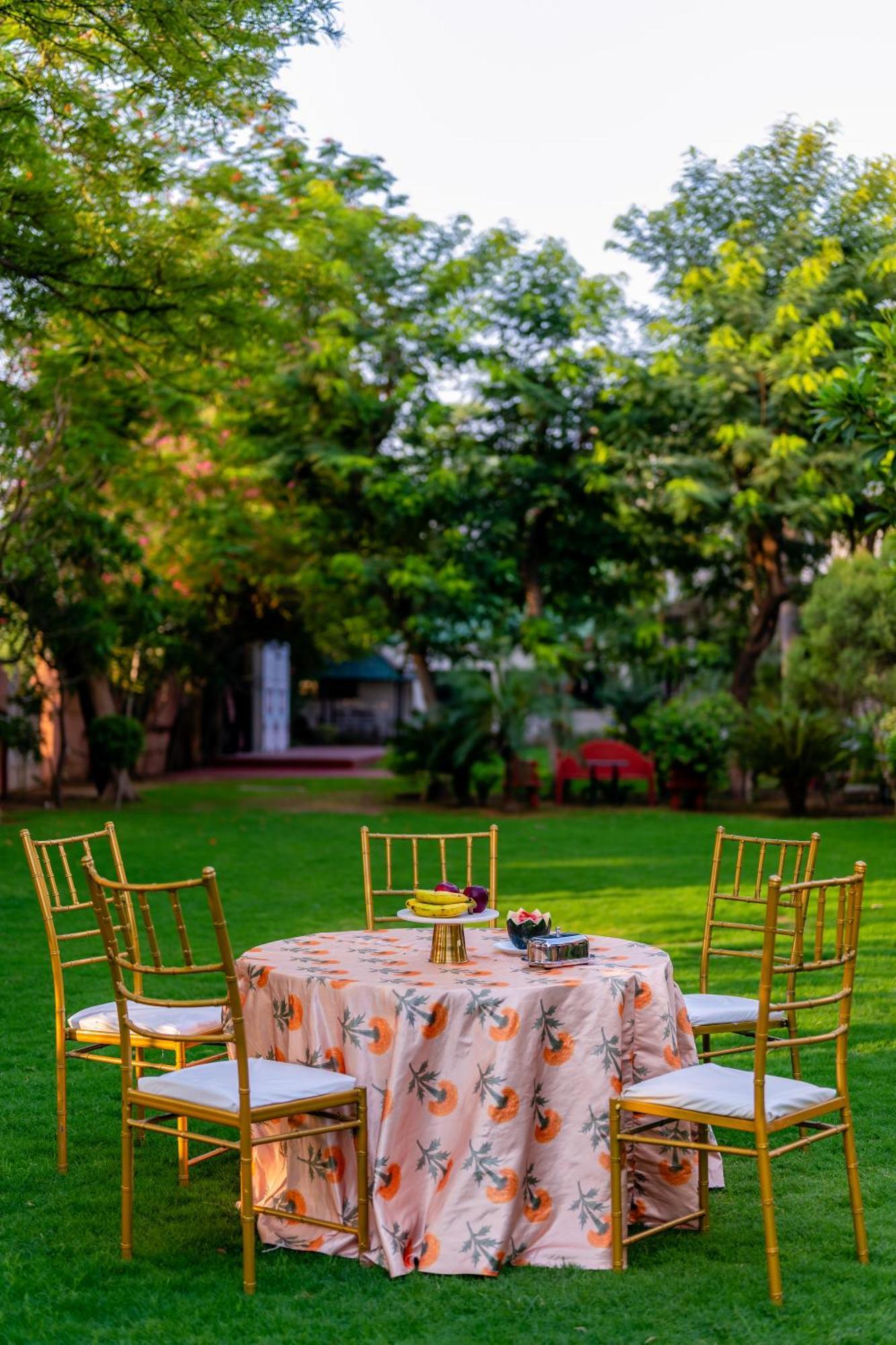 Nine Palms * Jaipur