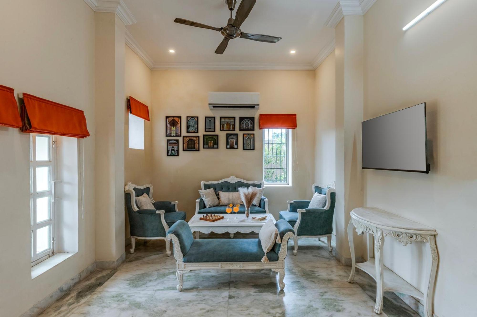 Villa Elivaas 3 Bhk With Pvt Pool & Lush Garden - Oakwood