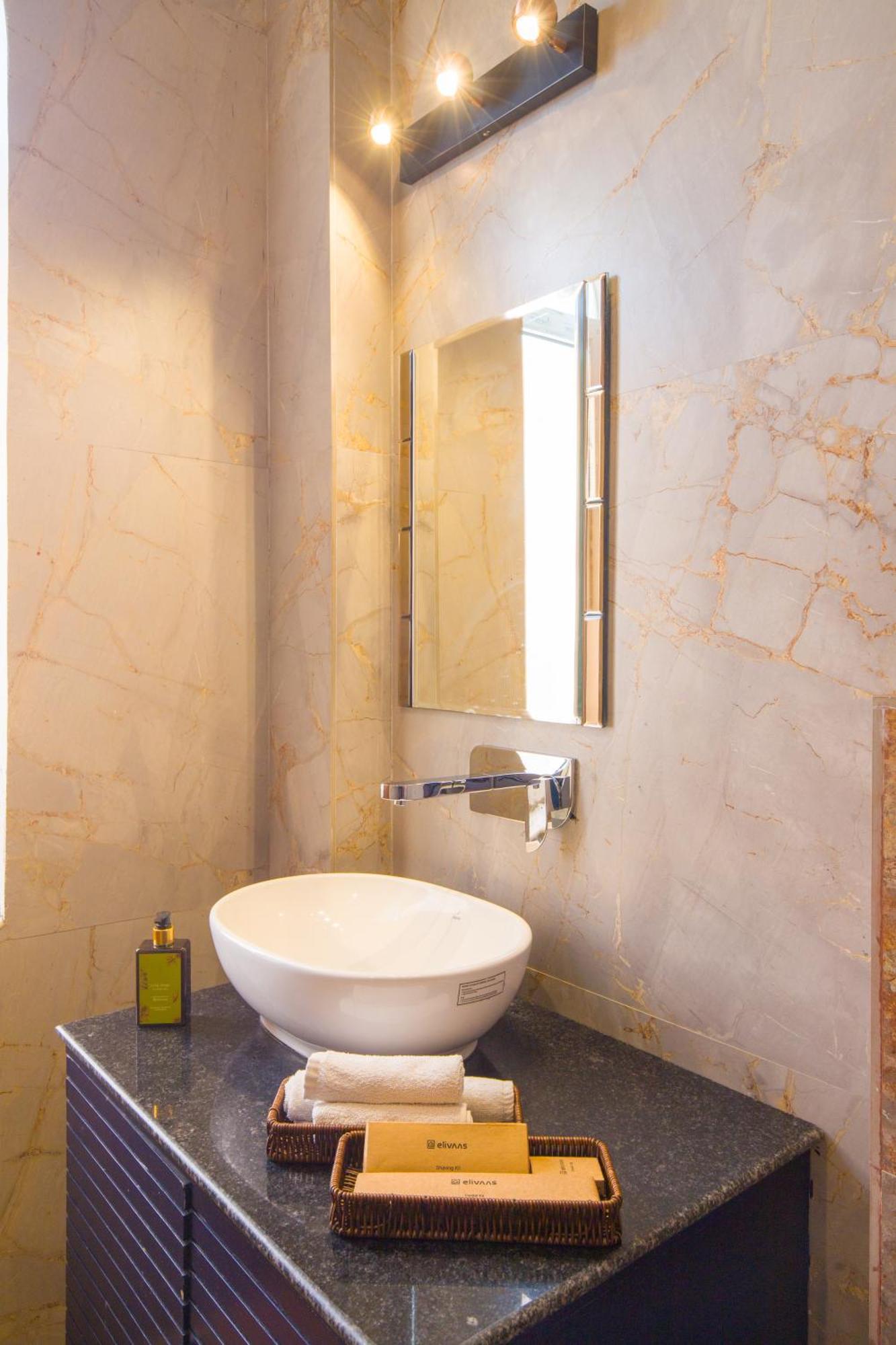 Elivaas 3 Bhk With Pvt Pool & Lush Garden - Oakwood Villa *