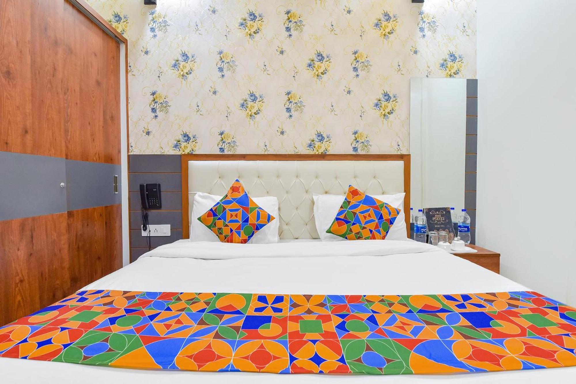 Fabhotel Cm Palace Jaipur