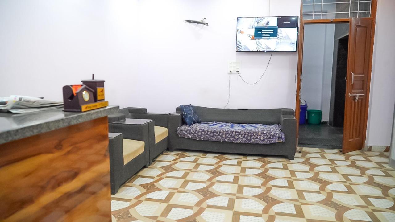 Hotel Radhika 2*