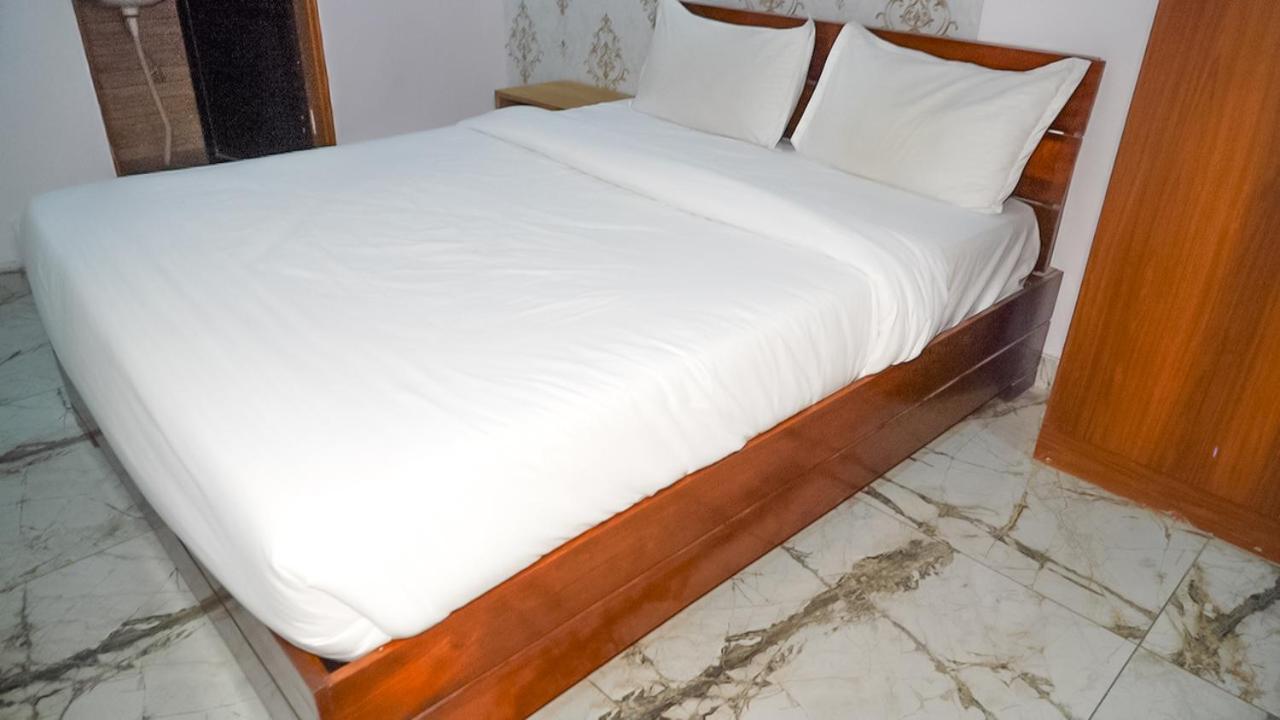 Radhika Hotel 2*