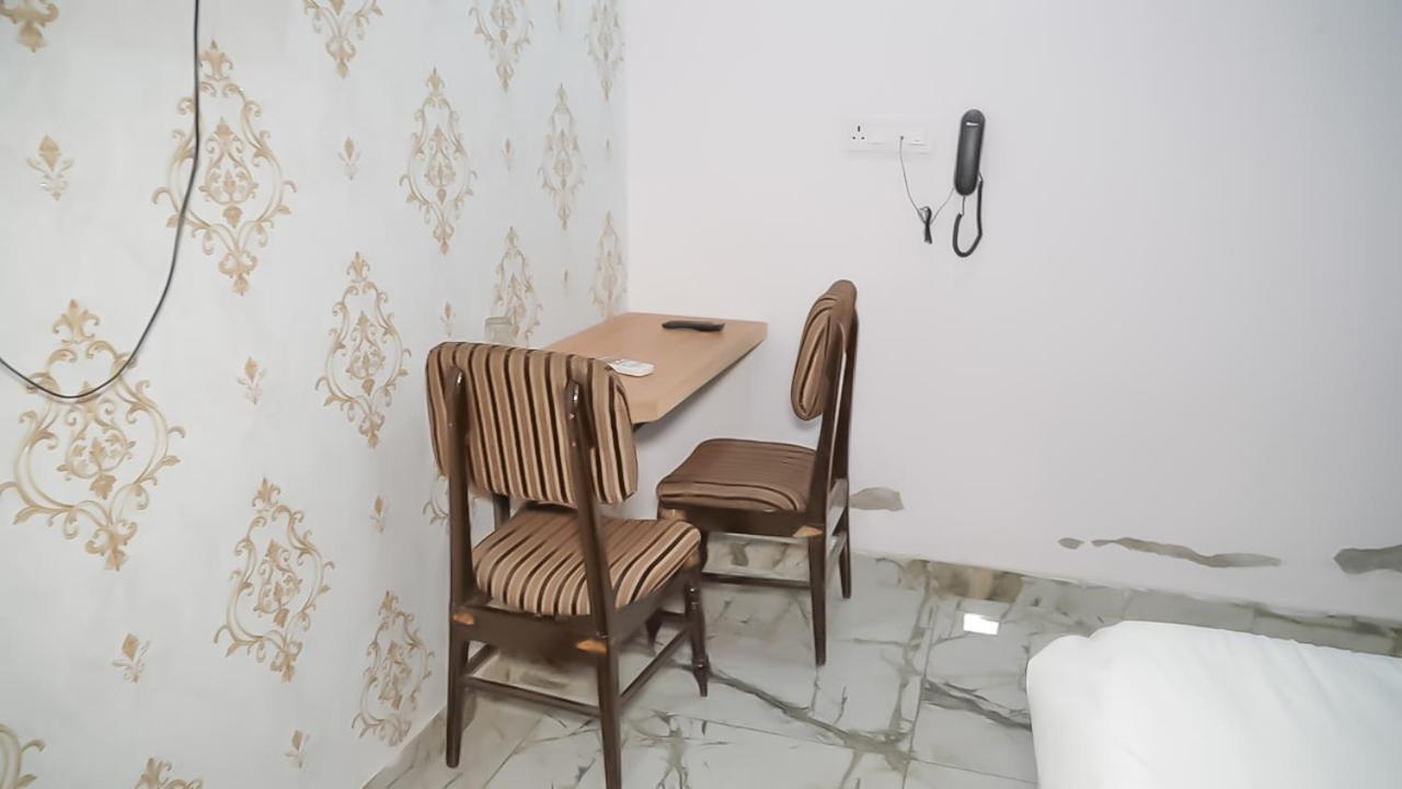 Hotel Radhika
