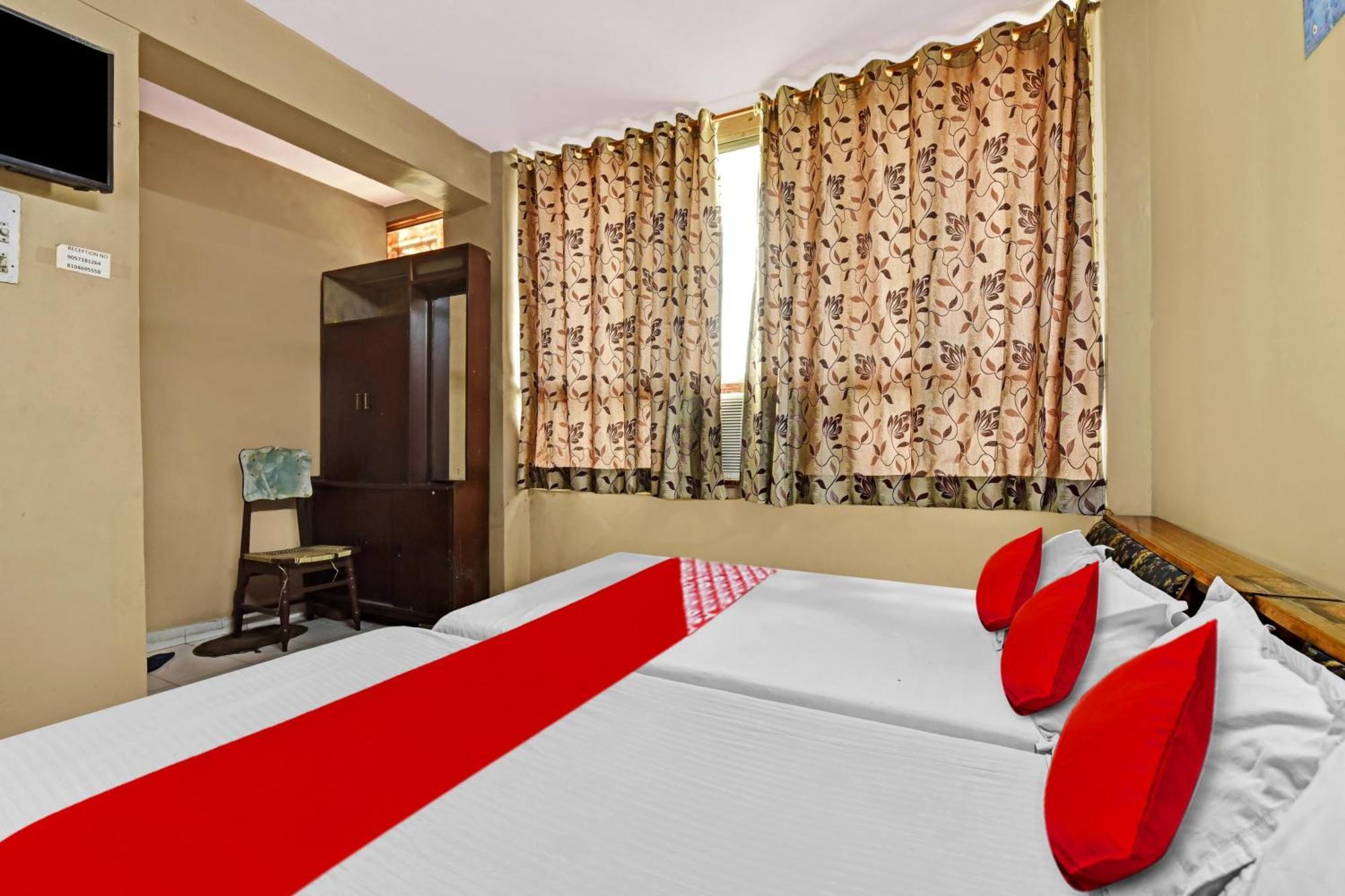 Hotel O Bombay 3*