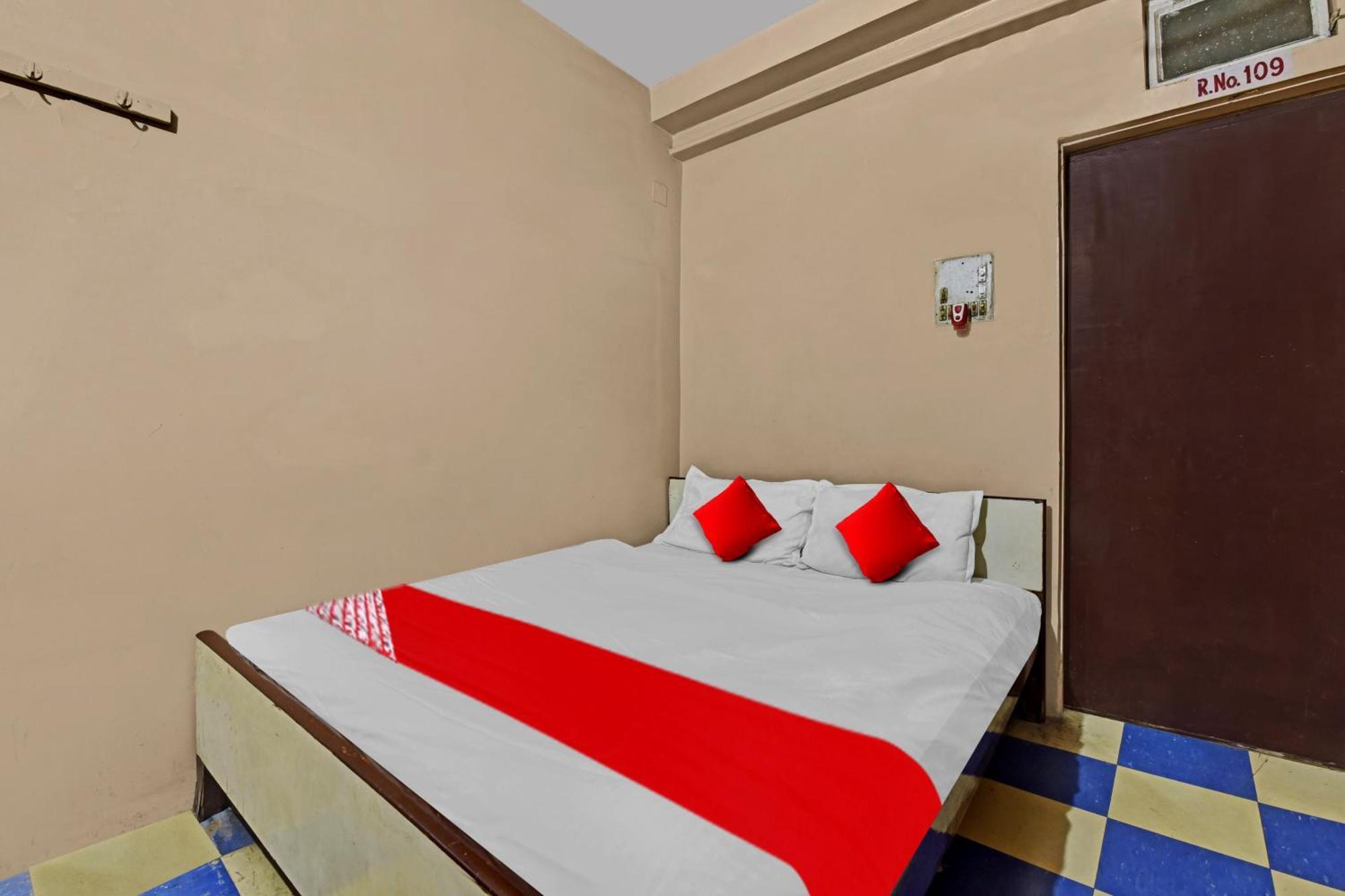 Hotel O Bombay 3*