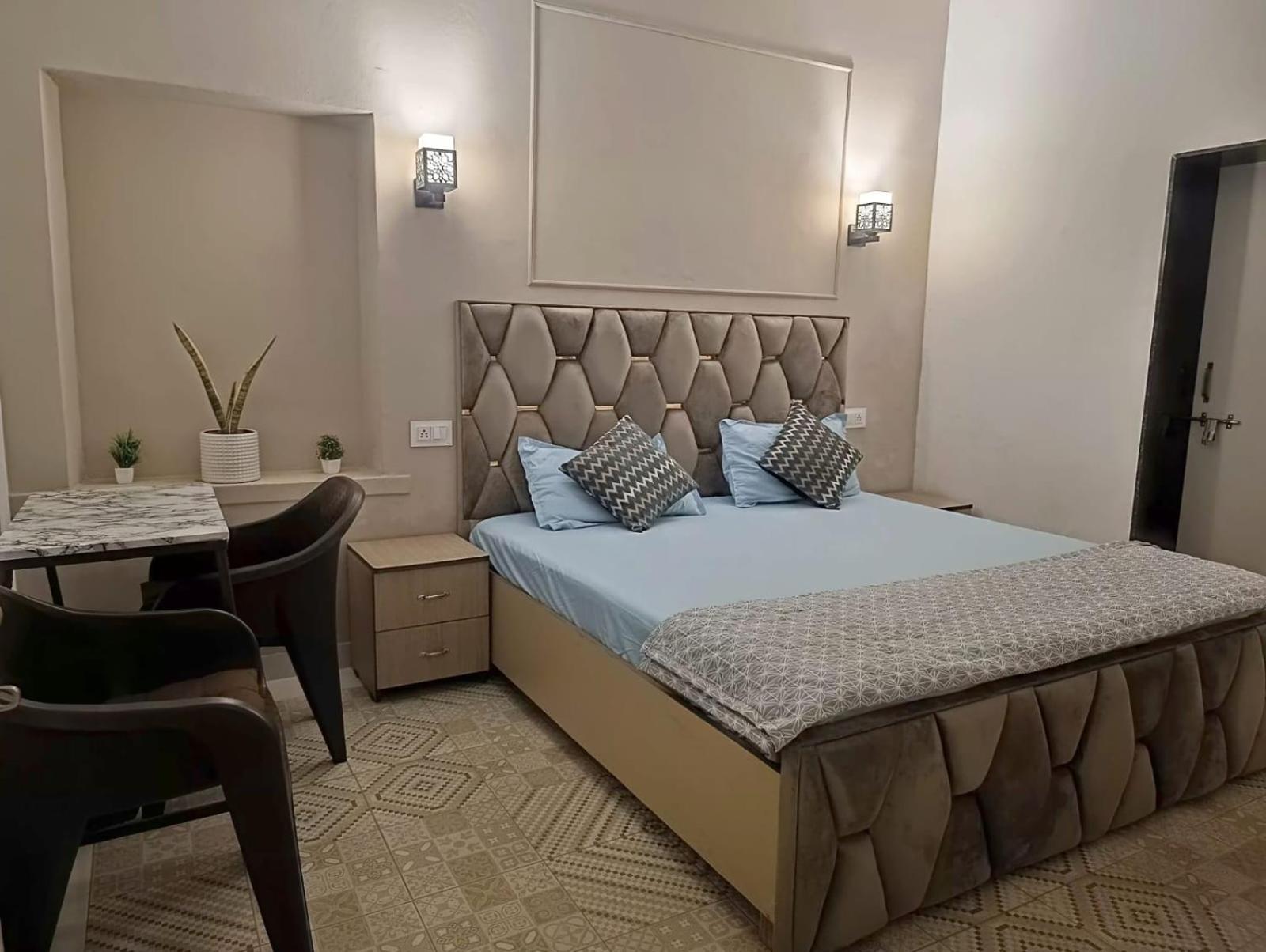 Wayside 13 Jaipur