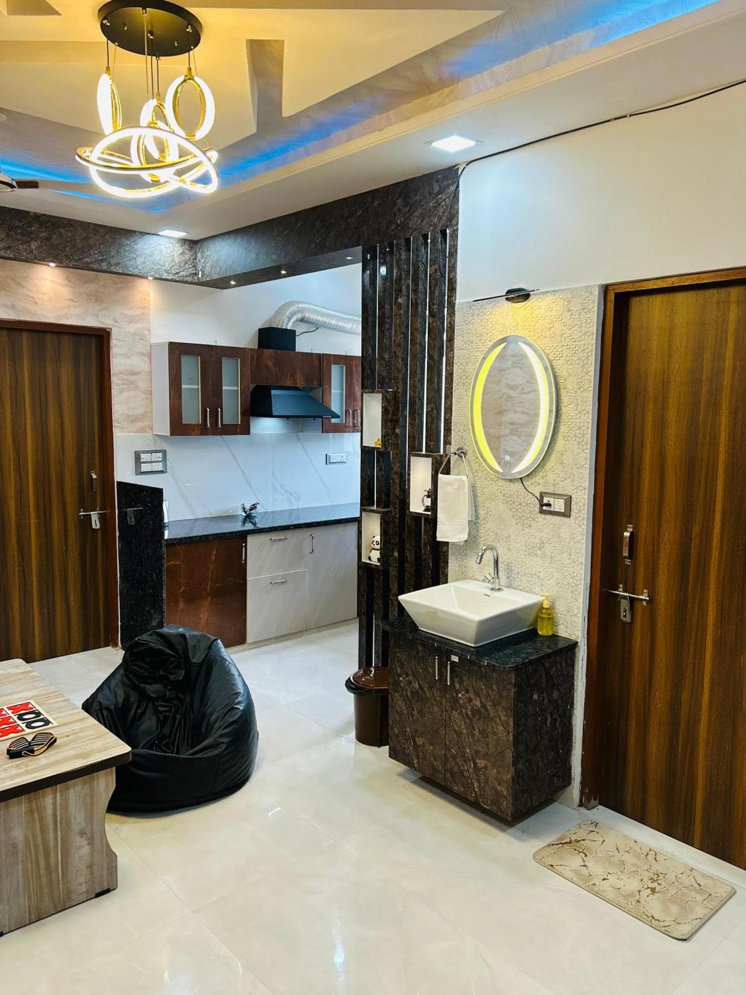Apartment Lux 3bhk Fully Furnished With Amenities *