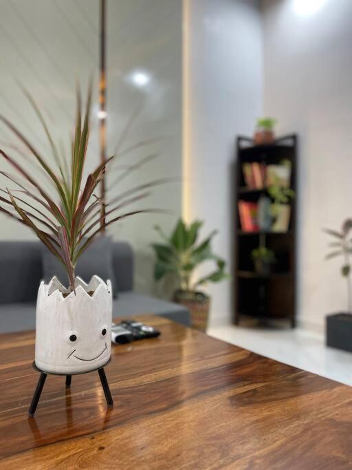 Apartment Guru's Ghar *