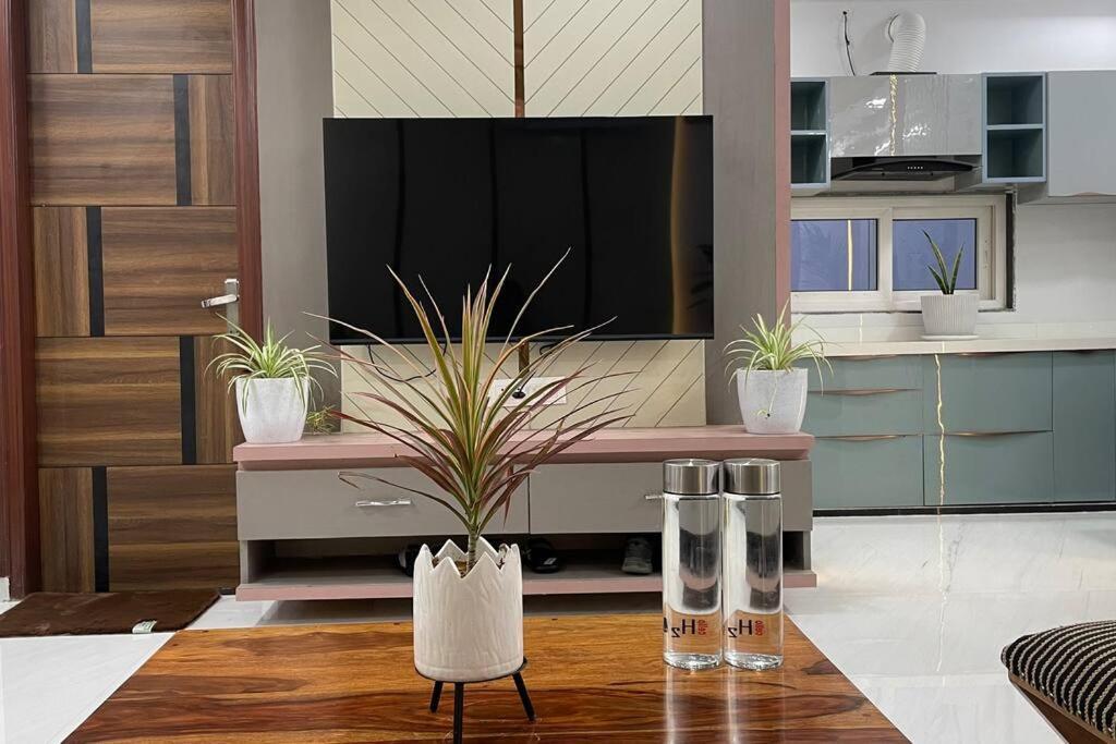 Guru's Ghar Apartment