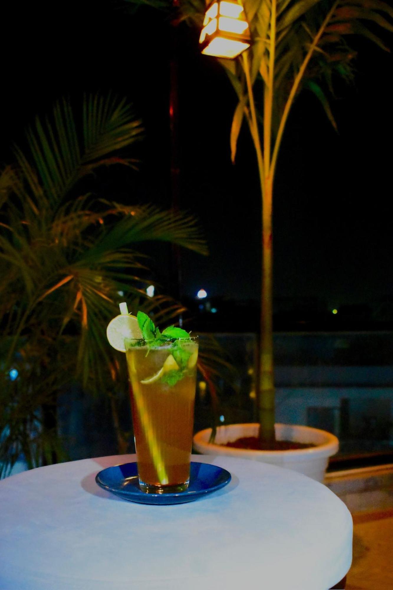 Mojo M -airport Boutique