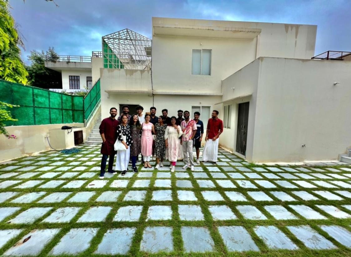 Ivory Hostel *