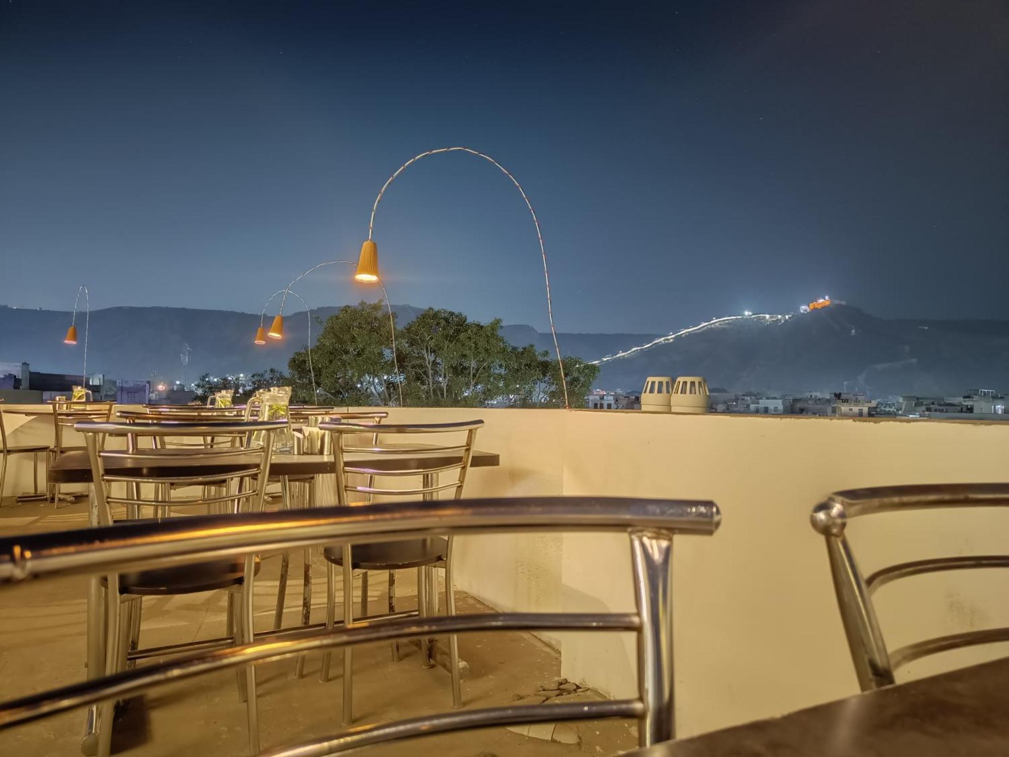 Chillout - A Boutique & Rooftop Restaurant 3* Jaipur
