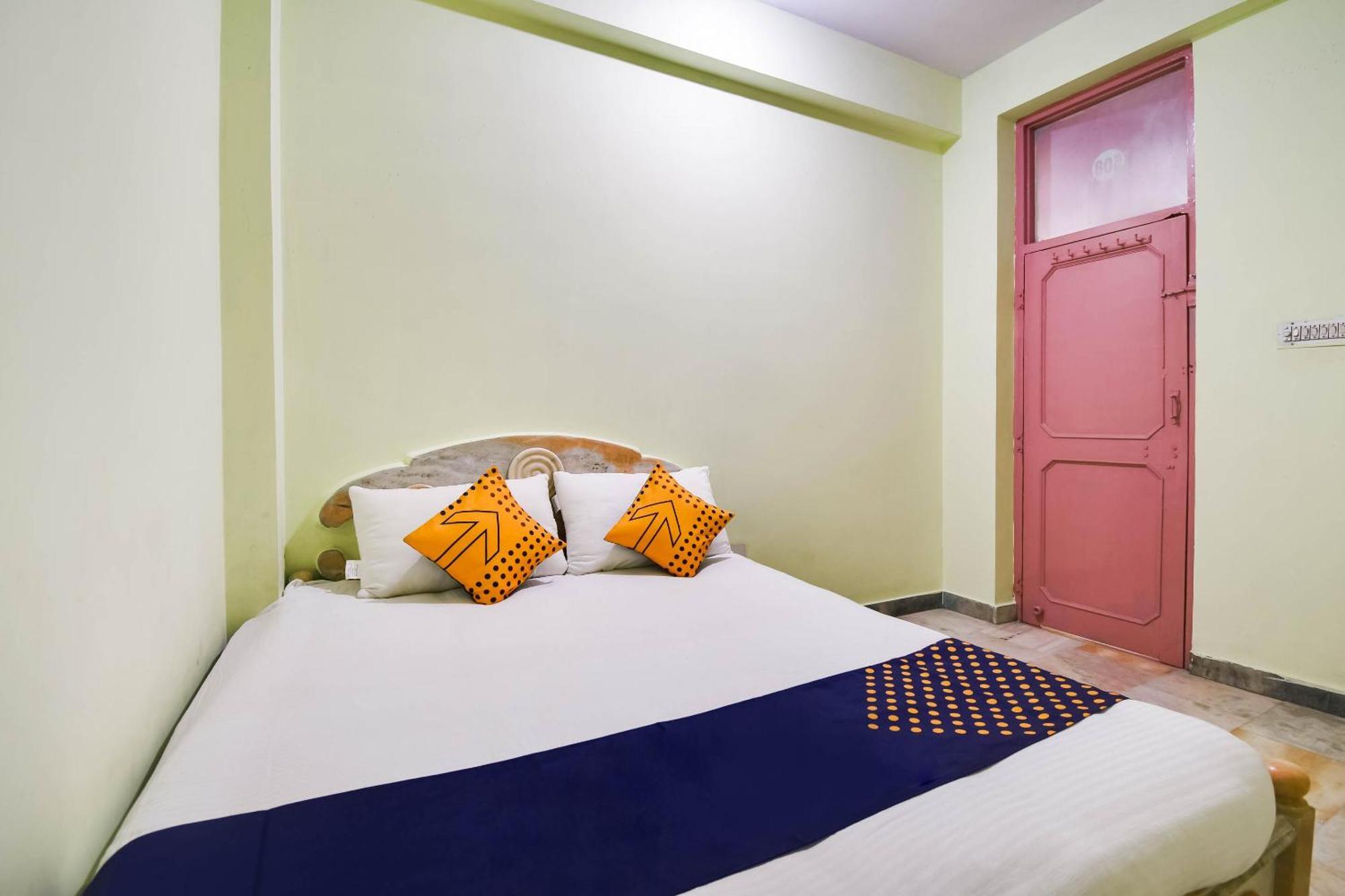 Hotel Spot On Red Tomato