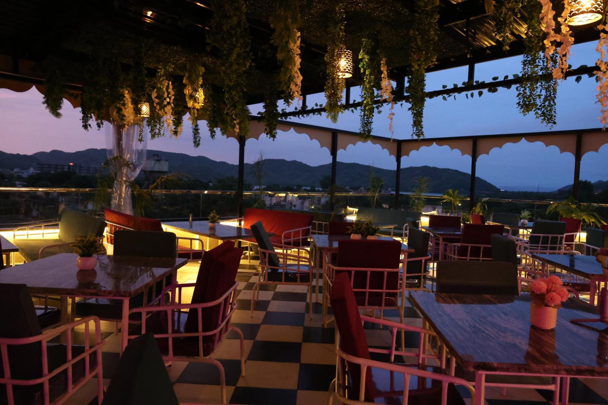 Qila - A Boutique And Rooftop Cafe Hotel Jaipur
