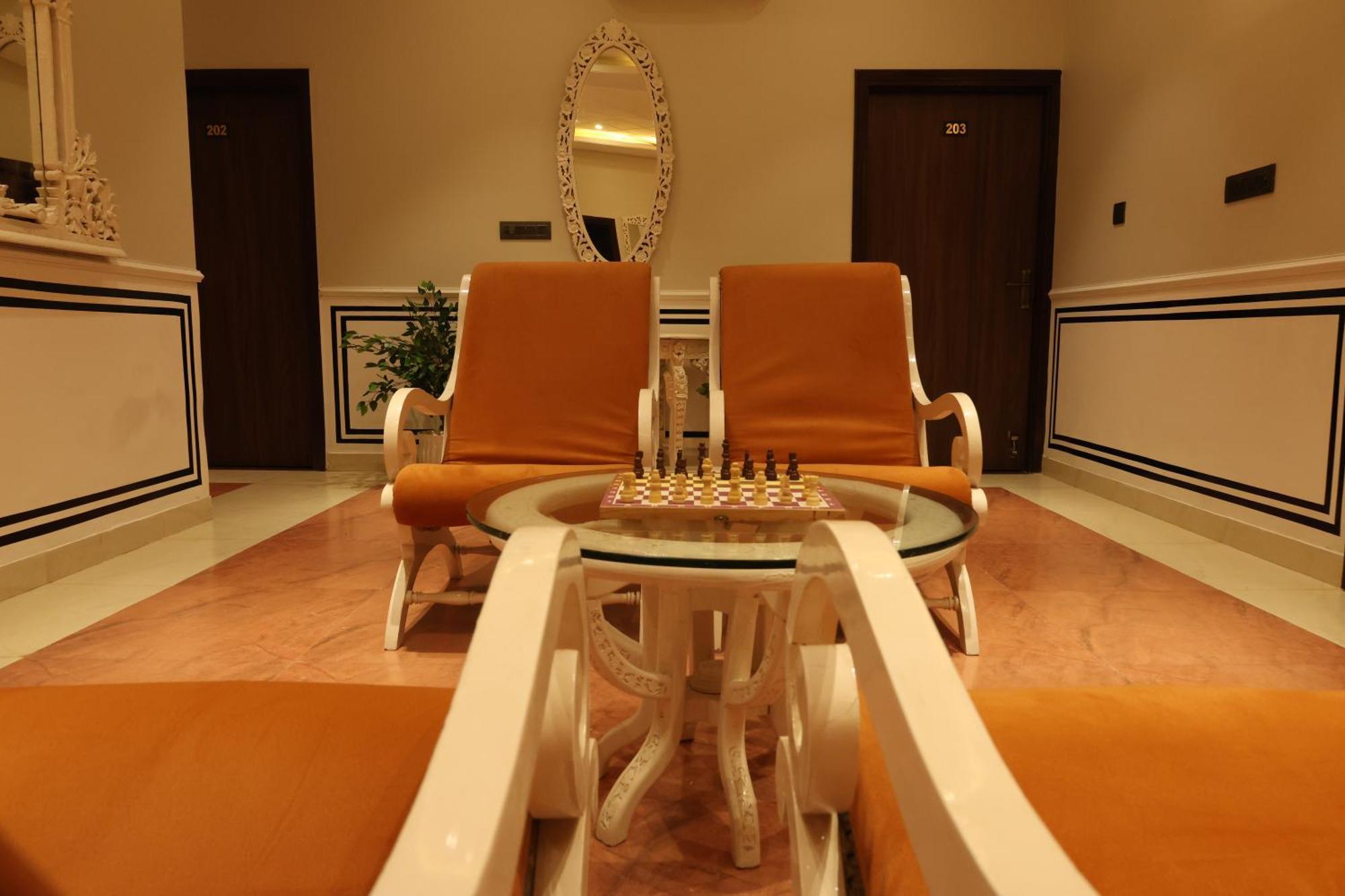 Qila - A Boutique And Rooftop Cafe 3*