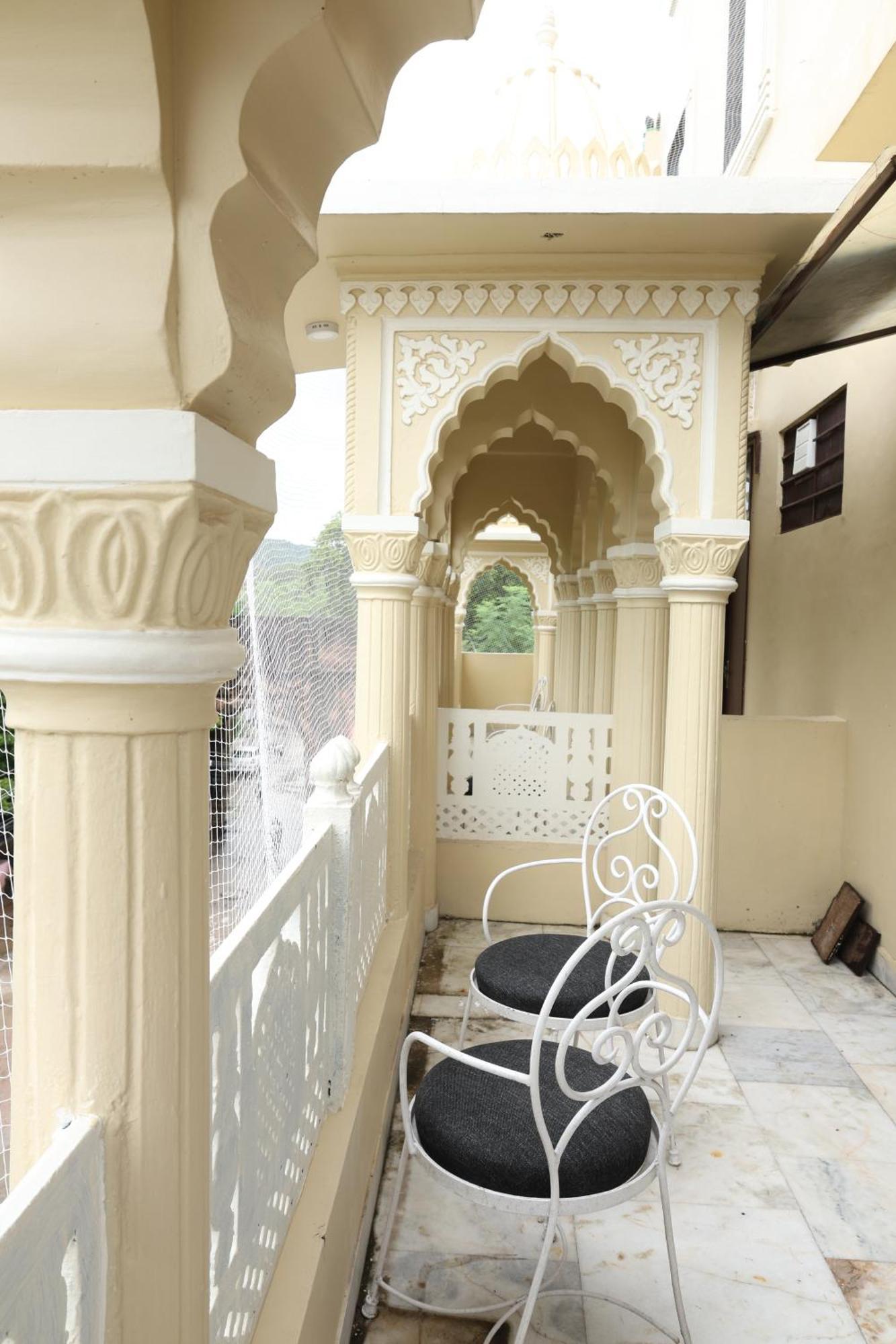 Qila - A Boutique And Rooftop Cafe Hotel 3*