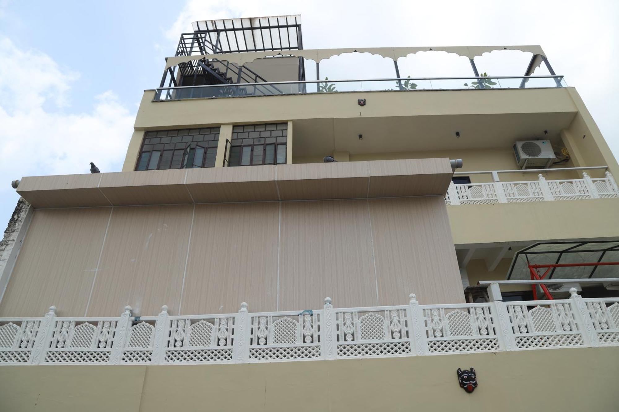 Hotel Qila - A Boutique And Rooftop Cafe 3*