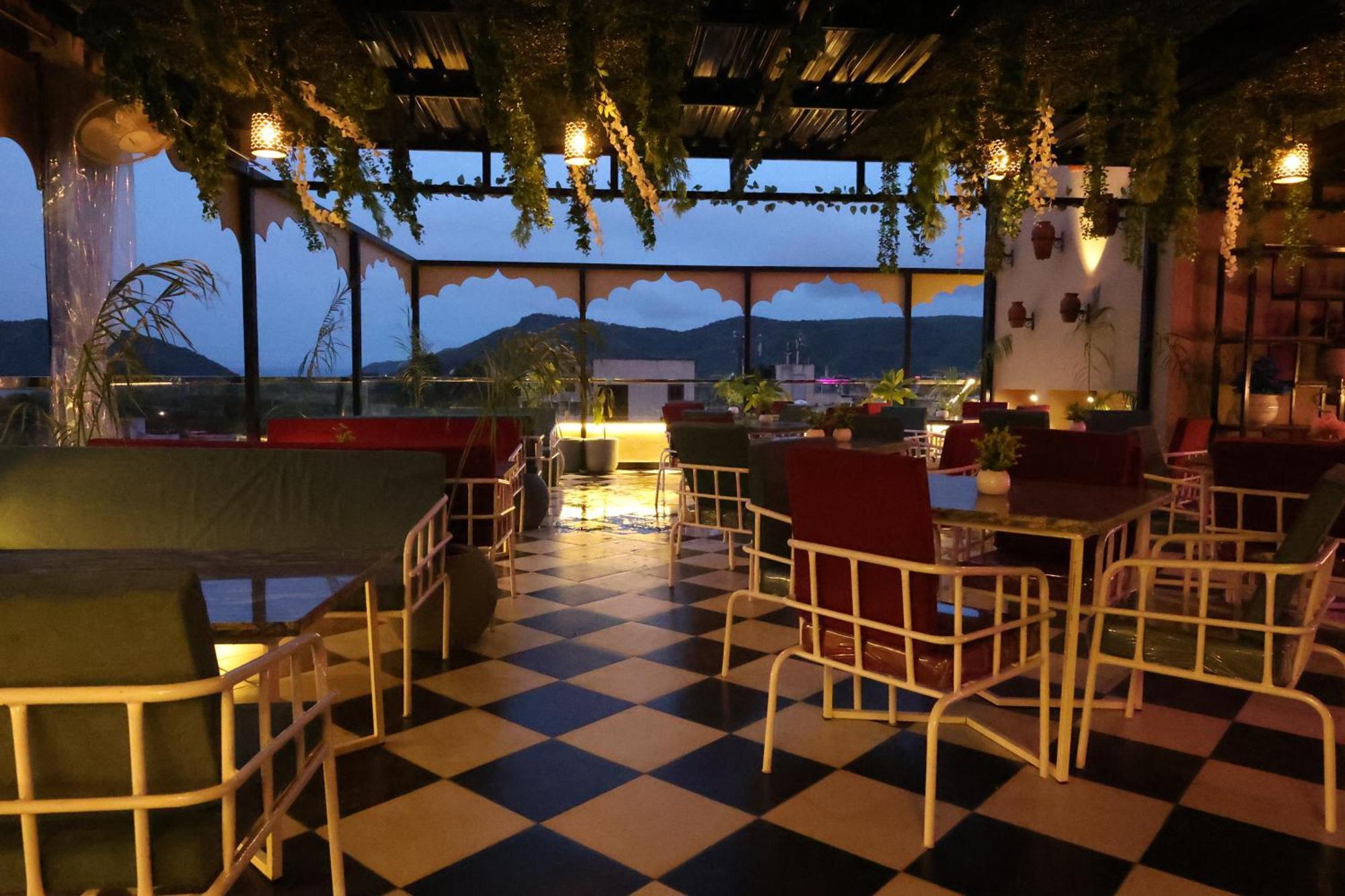 Qila - A Boutique And Rooftop Cafe Hotel