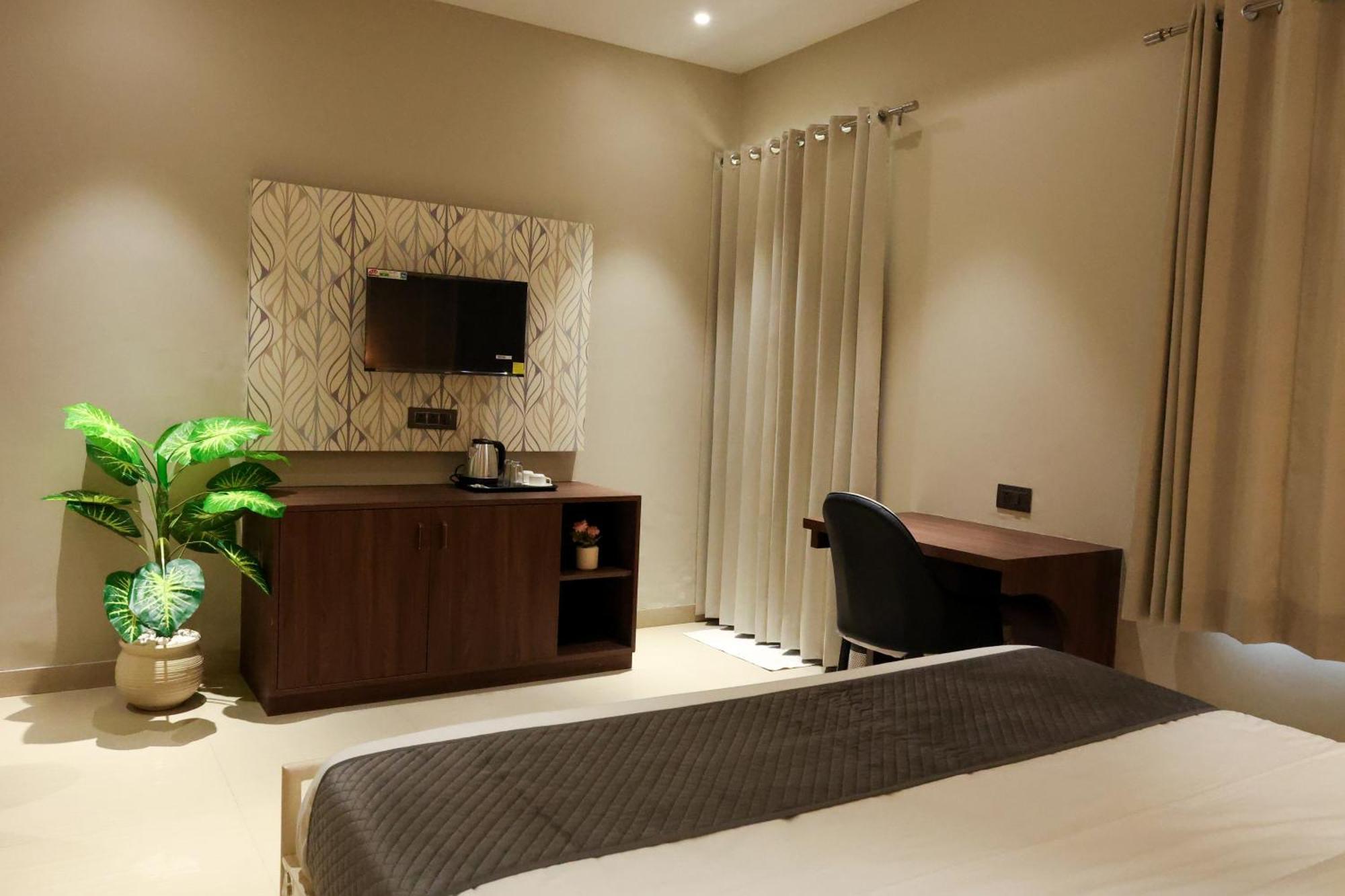 Qila - A Boutique And Rooftop Cafe Hotel 3*