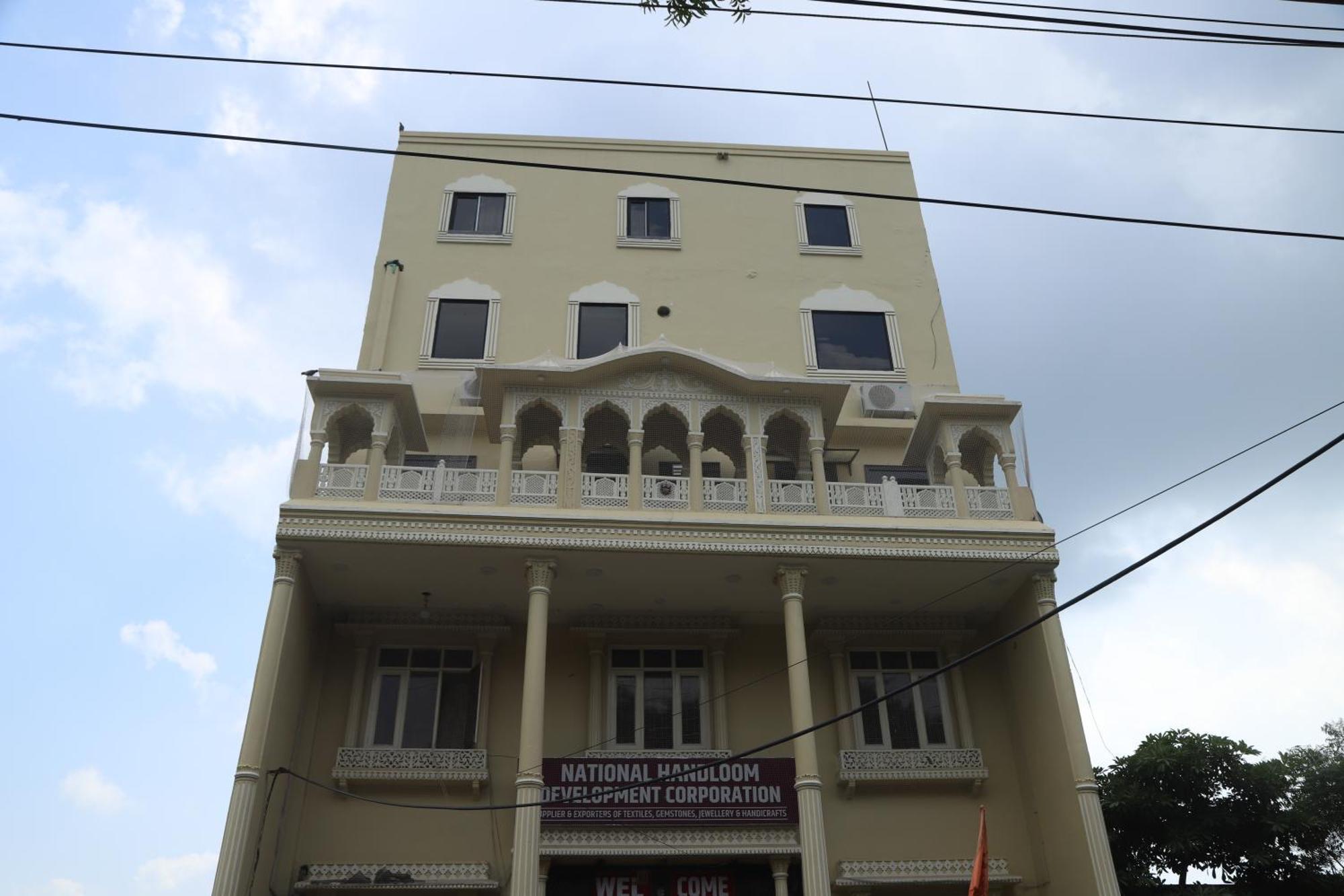 Qila - A Boutique And Rooftop Cafe Hotel 3*
