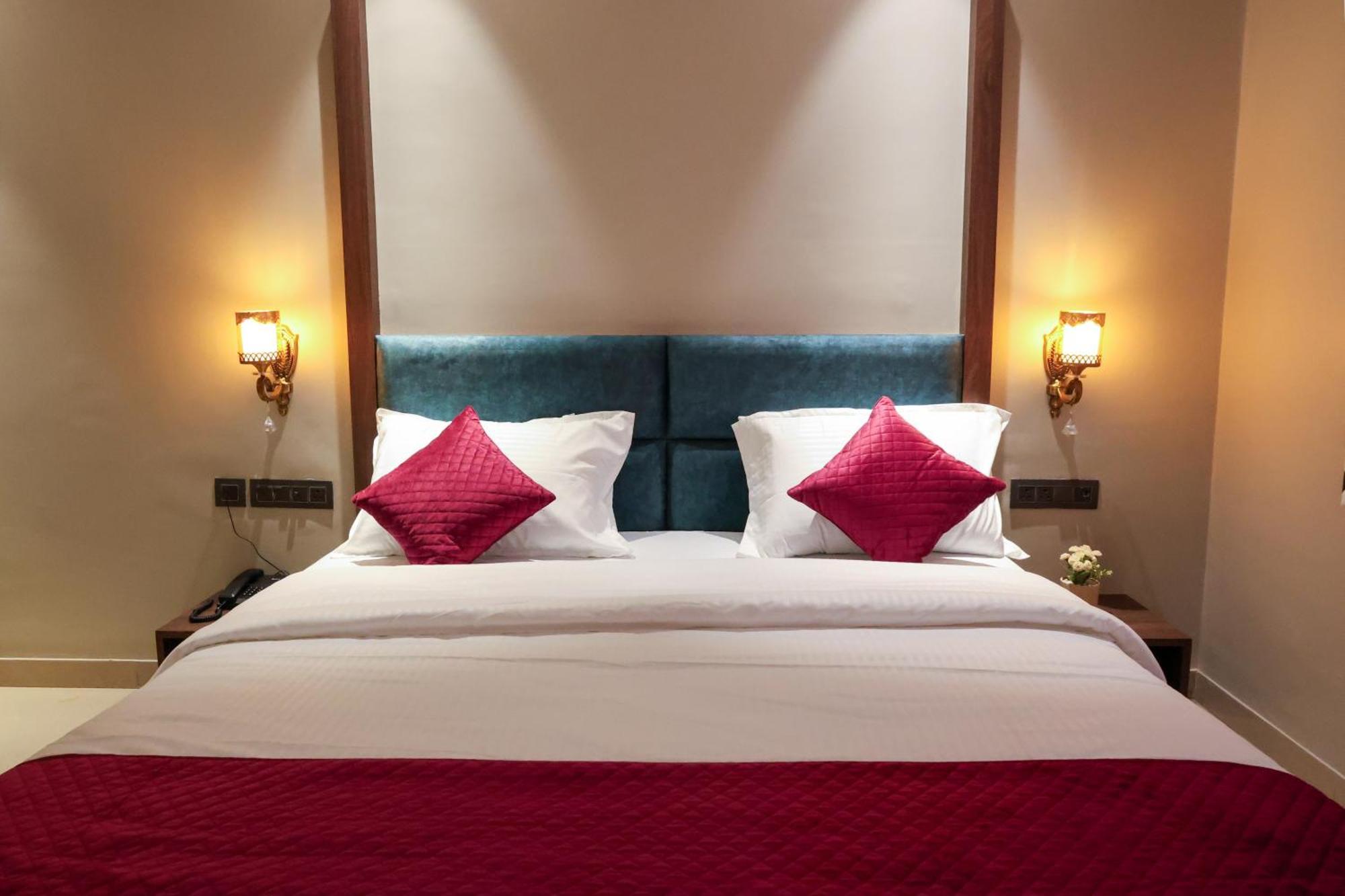 Hotel Qila - A Boutique And Rooftop Cafe 3*