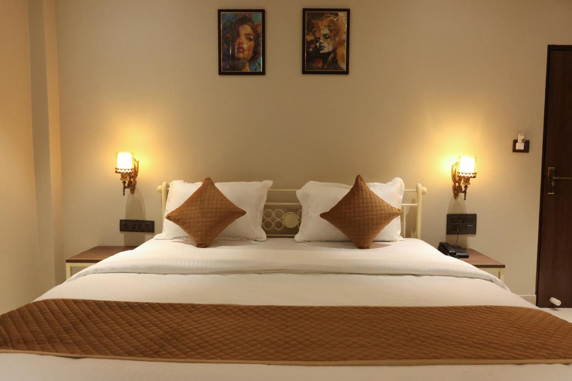 Qila - A Boutique And Rooftop Cafe 3*