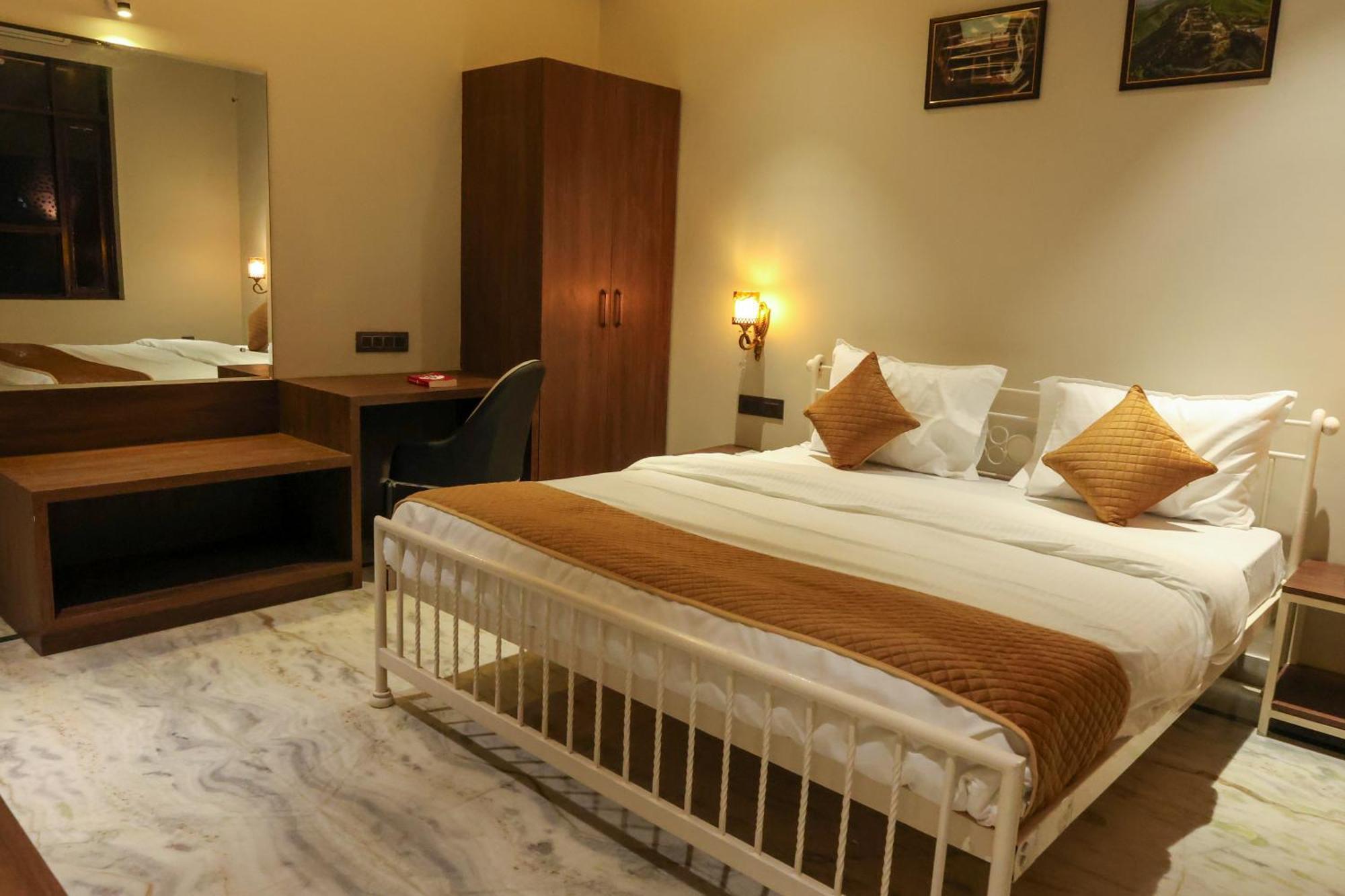 Qila - A Boutique And Rooftop Cafe