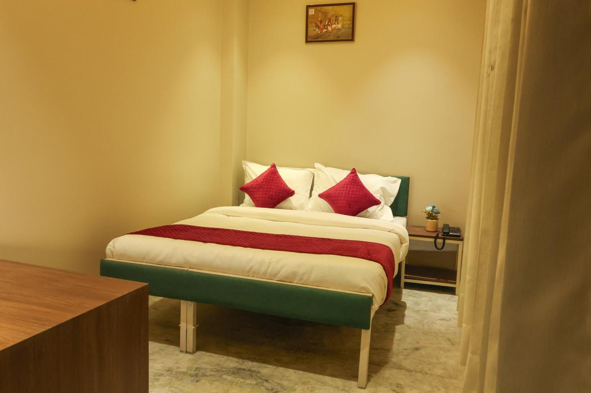 Qila - A Boutique And Rooftop Cafe 3*