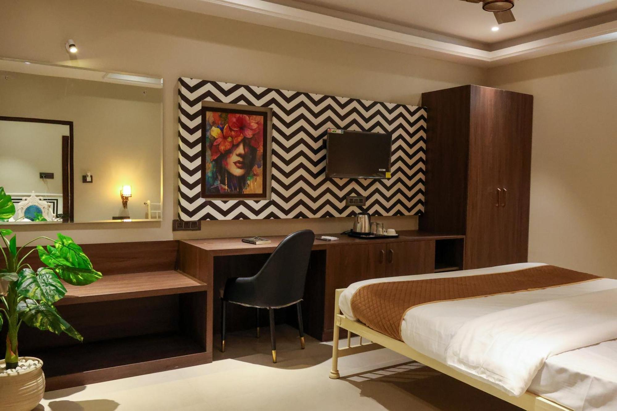 Qila - A Boutique And Rooftop Cafe Hotel 3*