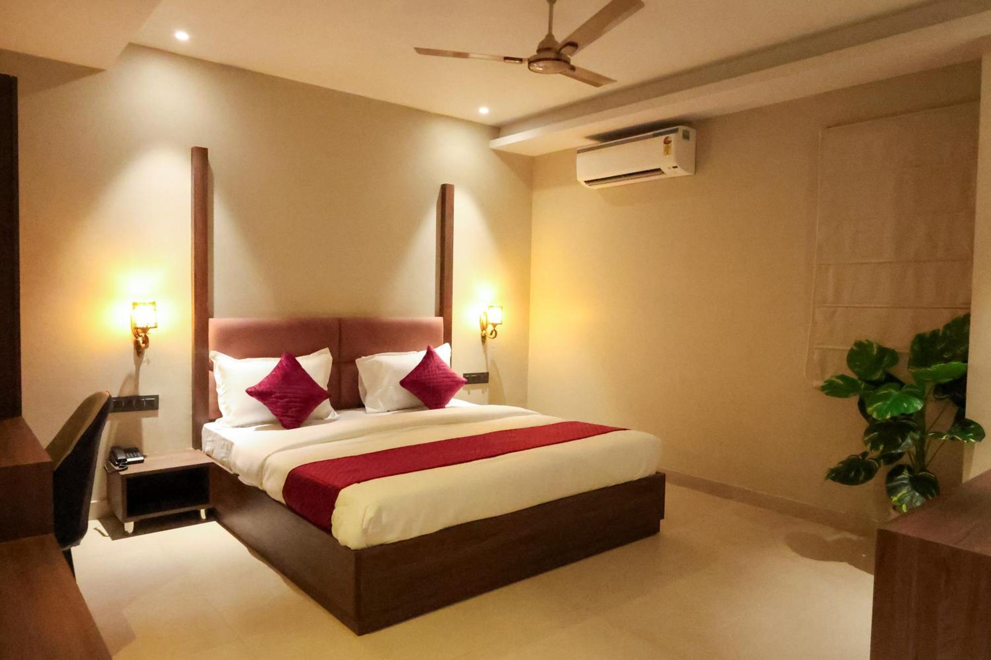 Hotel Qila - A Boutique And Rooftop Cafe 3*