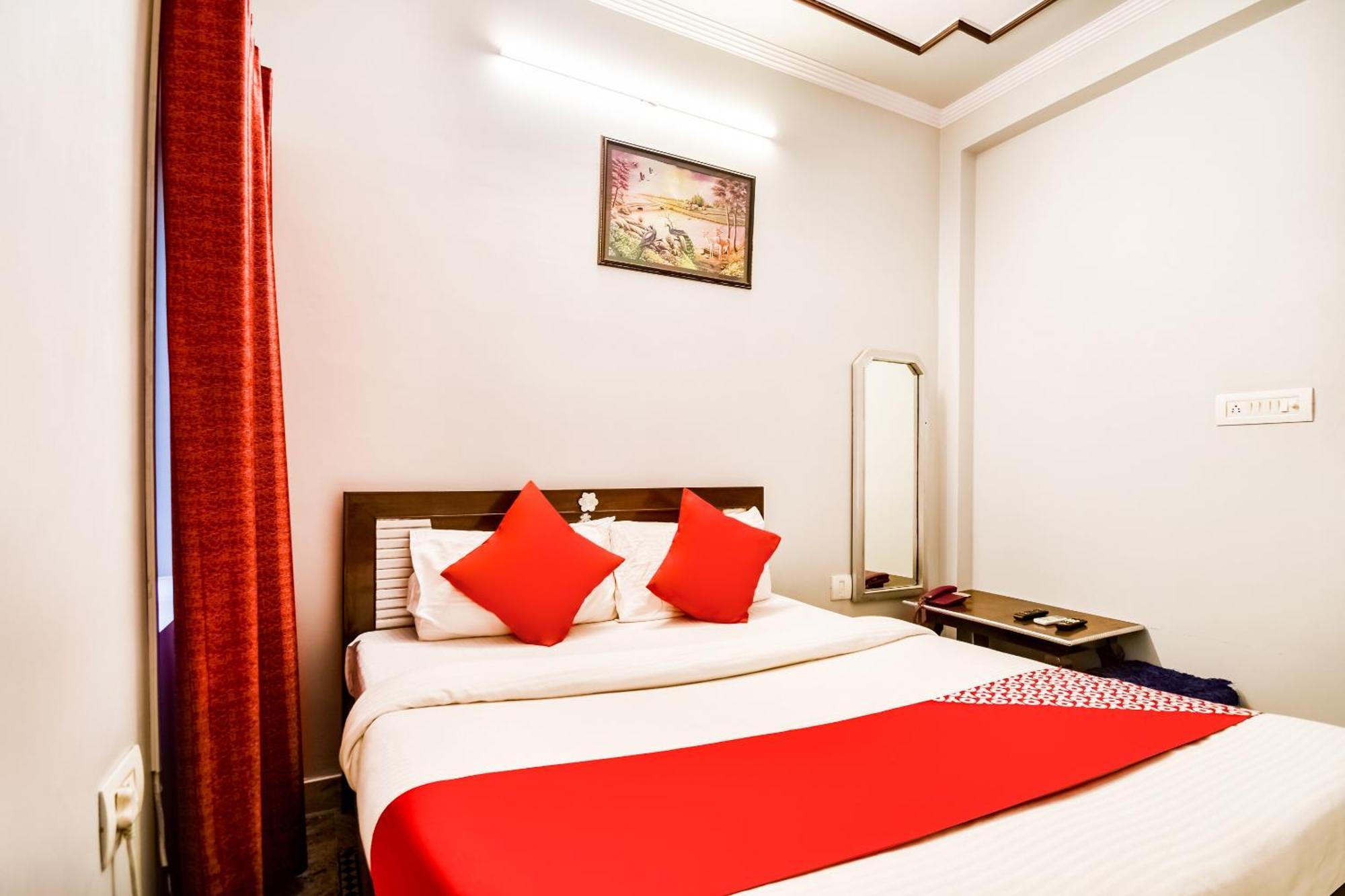 Hotel Govindam Plaza 2*