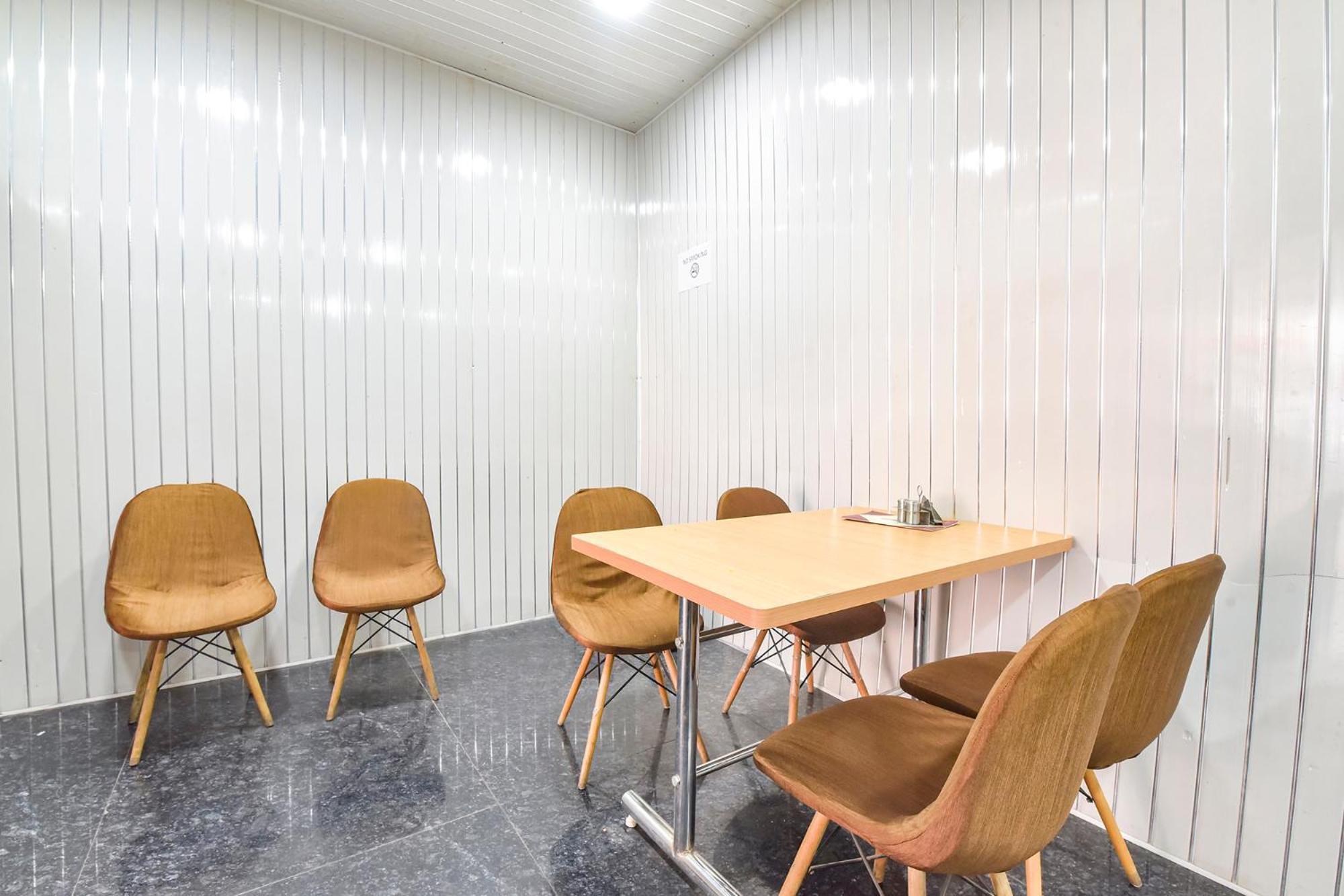 Hotel Fabhotel Pearl Square 3*