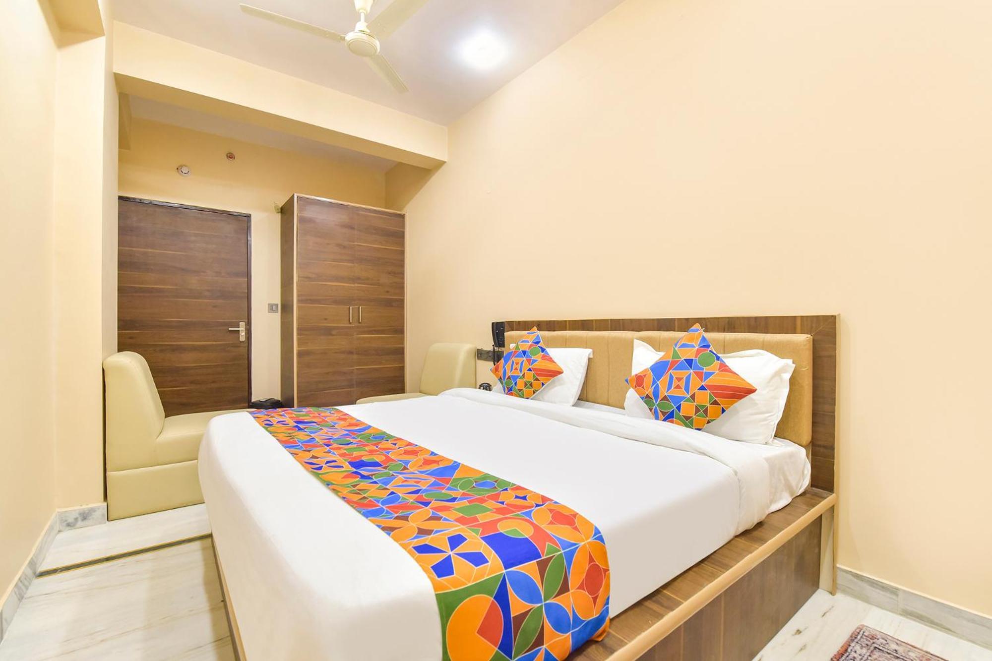 Fabhotel Pearl Square Hotel